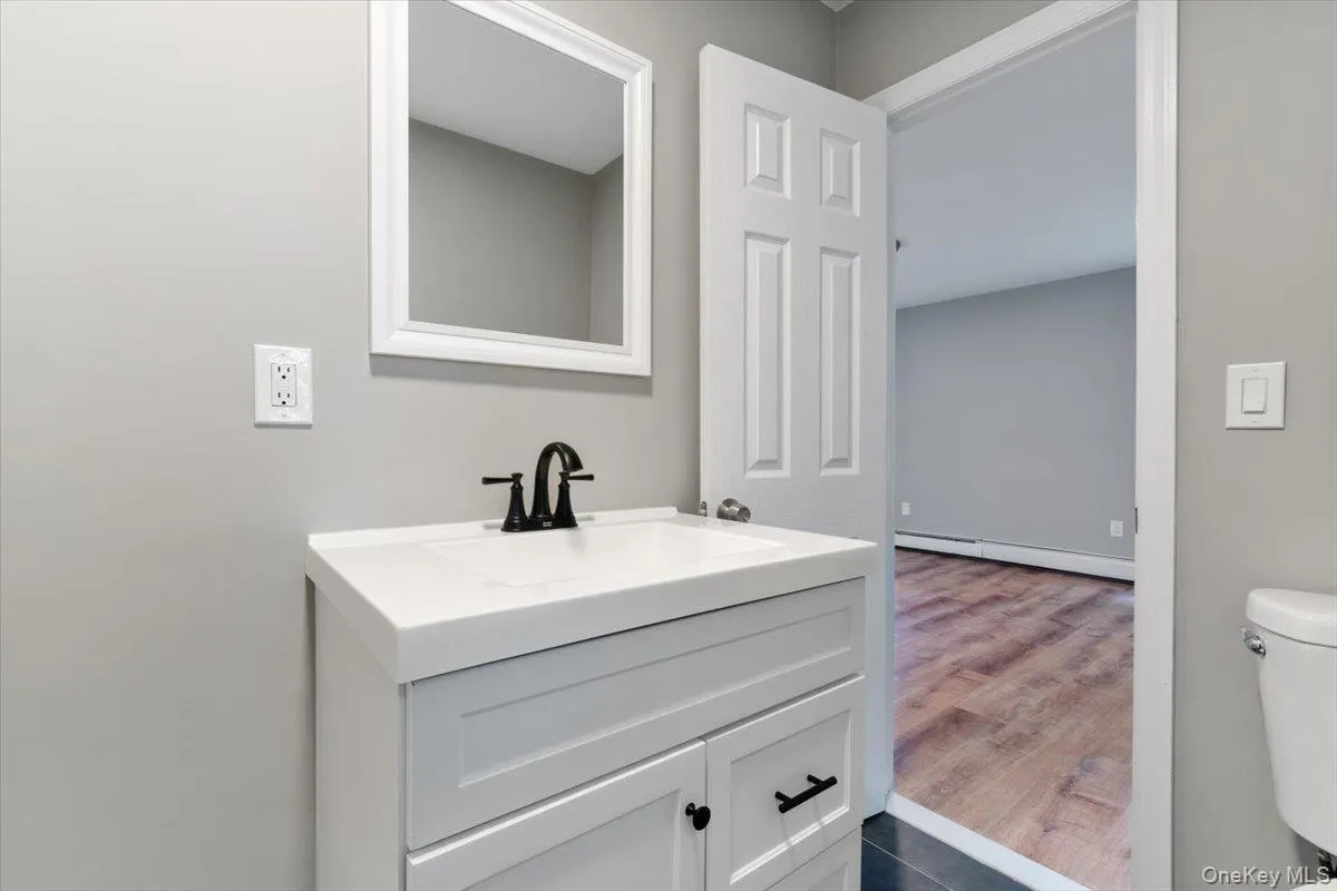 685 Horseblock Road, Brookhaven, NY, 3 Bedrooms Bedrooms, 7 Rooms Rooms,2 BathroomsBathrooms,Residential,For Rent,Horseblock,0,1038543 685 Horseblock Road, Brookhaven, NY, 3 Bedrooms Bedrooms, 7 Rooms Rooms,2 BathroomsBathrooms,Residential,For Rent,Horseblock,0,1038543