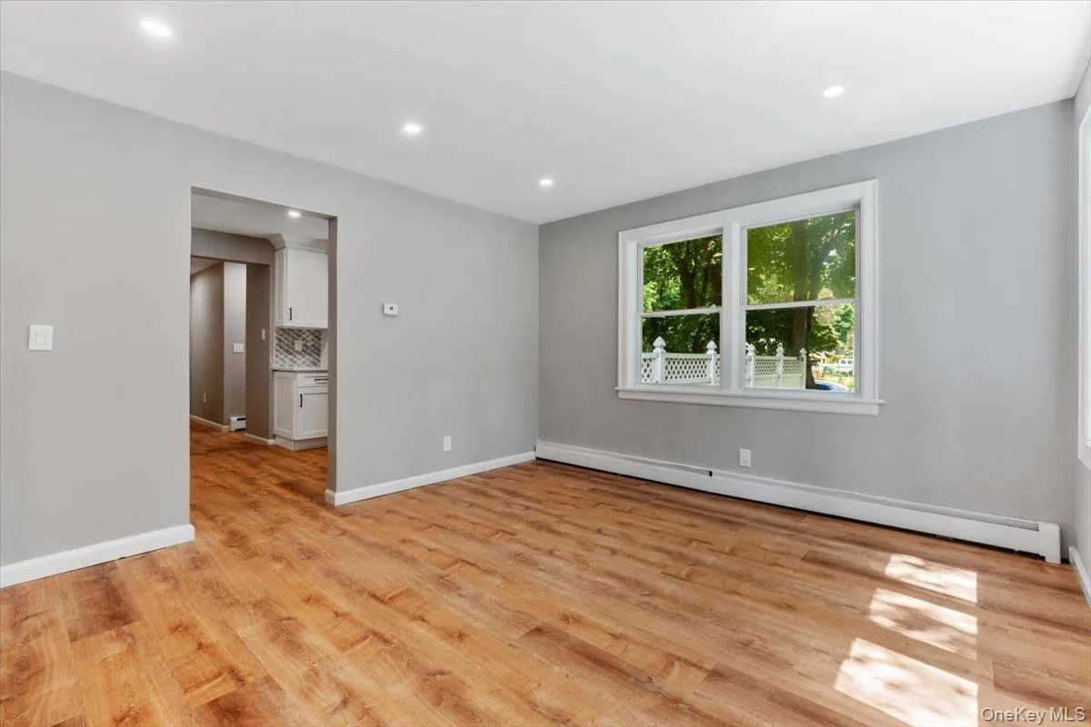 685 Horseblock Road, Brookhaven, NY, 3 Bedrooms Bedrooms, 7 Rooms Rooms,2 BathroomsBathrooms,Residential,For Rent,Horseblock,0,1038543 685 Horseblock Road, Brookhaven, NY, 3 Bedrooms Bedrooms, 7 Rooms Rooms,2 BathroomsBathrooms,Residential,For Rent,Horseblock,0,1038543