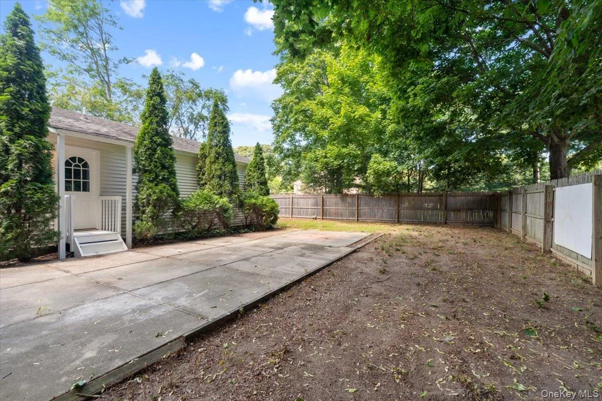 685 Horseblock Road, Brookhaven, NY, 3 Bedrooms Bedrooms, 7 Rooms Rooms,2 BathroomsBathrooms,Residential,For Rent,Horseblock,0,1038543 685 Horseblock Road, Brookhaven, NY, 3 Bedrooms Bedrooms, 7 Rooms Rooms,2 BathroomsBathrooms,Residential,For Rent,Horseblock,0,1038543