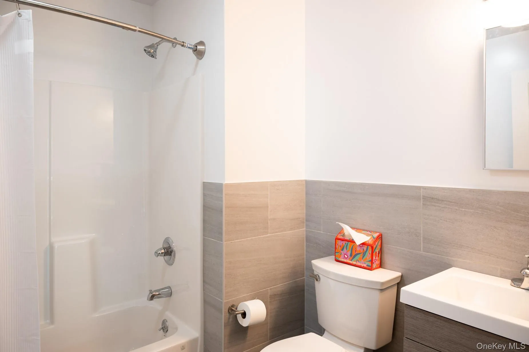 43 N Midland Avenue, Orangetown, NY, 1 Bedroom Bedrooms, 3 Rooms Rooms,1 BathroomBathrooms,Residential Lease,For Rent,N Midland,0,1038551 43 N Midland Avenue, Orangetown, NY, 1 Bedroom Bedrooms, 3 Rooms Rooms,1 BathroomBathrooms,Residential Lease,For Rent,N Midland,0,1038551