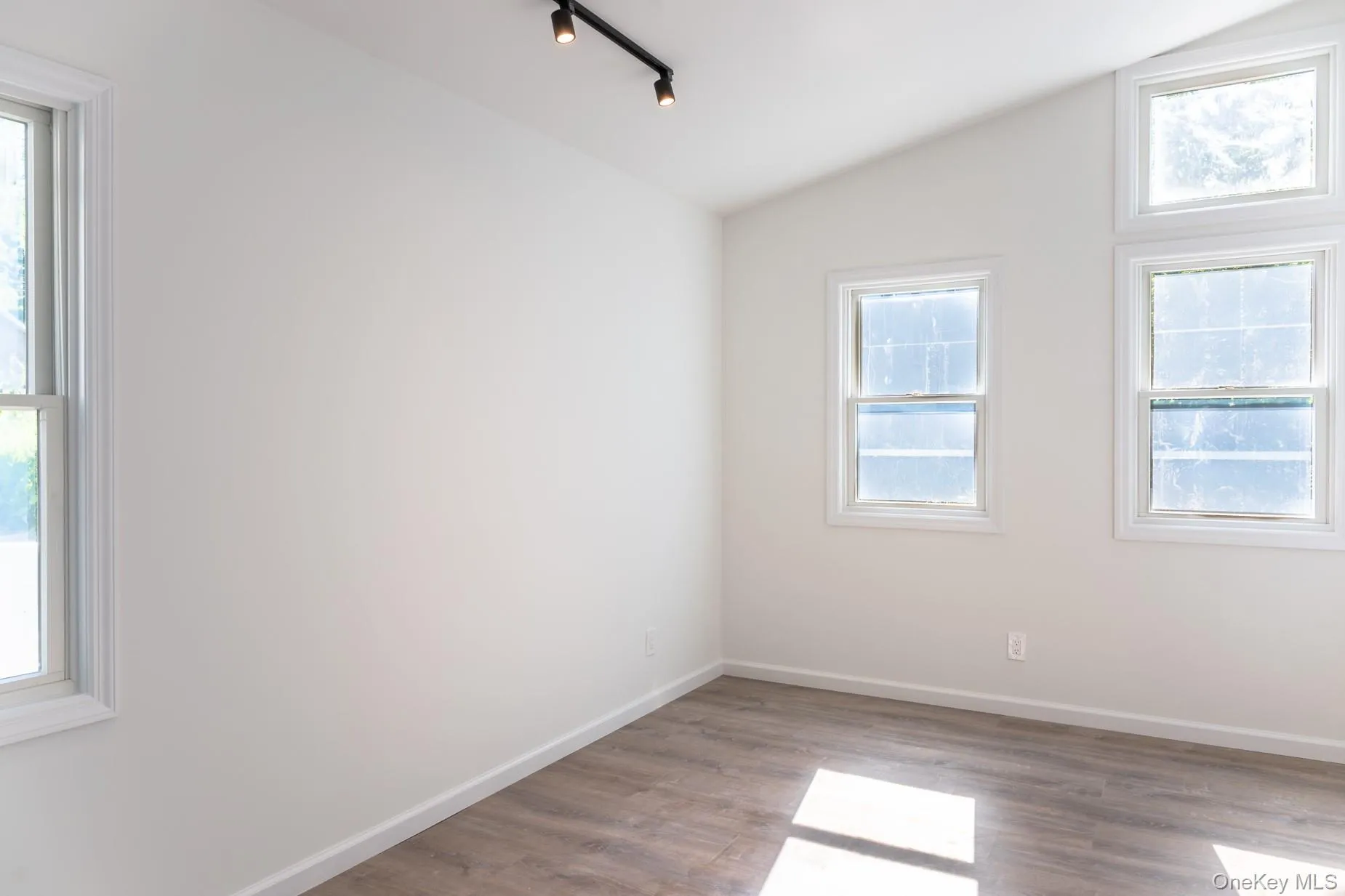 43 N Midland Avenue, Orangetown, NY, 1 Bedroom Bedrooms, 3 Rooms Rooms,1 BathroomBathrooms,Residential Lease,For Rent,N Midland,0,1038551 43 N Midland Avenue, Orangetown, NY, 1 Bedroom Bedrooms, 3 Rooms Rooms,1 BathroomBathrooms,Residential Lease,For Rent,N Midland,0,1038551