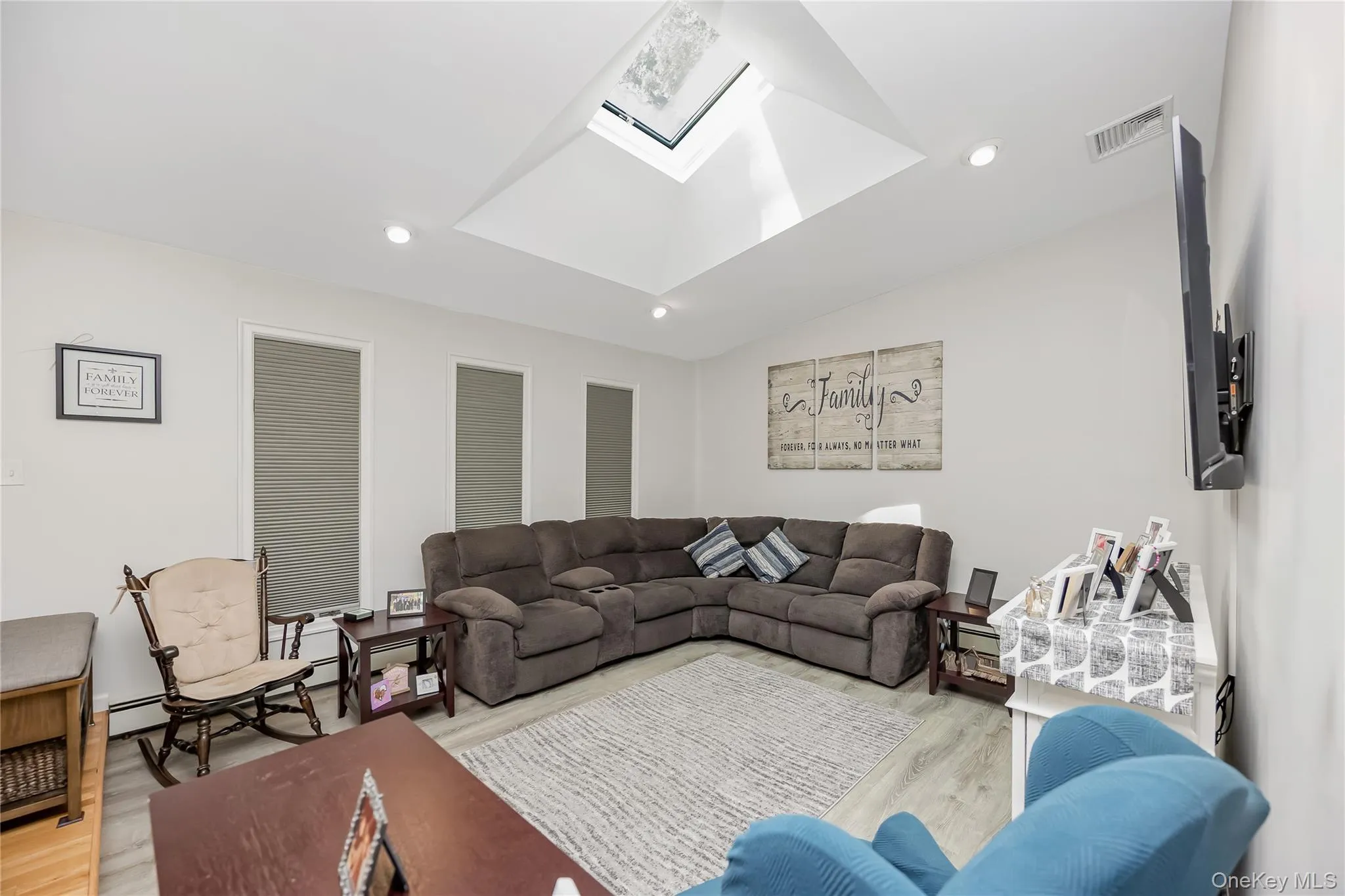 10 Larkin Street, Babylon, NY, 4 Bedrooms Bedrooms, 10 Rooms Rooms,2 BathroomsBathrooms,Residential,For Rent,Larkin,0,1038552 10 Larkin Street, Babylon, NY, 4 Bedrooms Bedrooms, 10 Rooms Rooms,2 BathroomsBathrooms,Residential,For Rent,Larkin,0,1038552