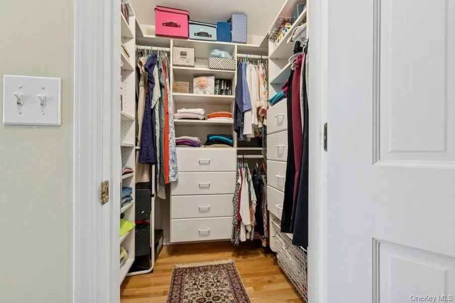 5 Kenwood Lane, Smithtown, NY, 5 Bedrooms Bedrooms, 9 Rooms Rooms,4 BathroomsBathrooms,Residential,For Rent,Kenwood,0,1038556 5 Kenwood Lane, Smithtown, NY, 5 Bedrooms Bedrooms, 9 Rooms Rooms,4 BathroomsBathrooms,Residential,For Rent,Kenwood,0,1038556