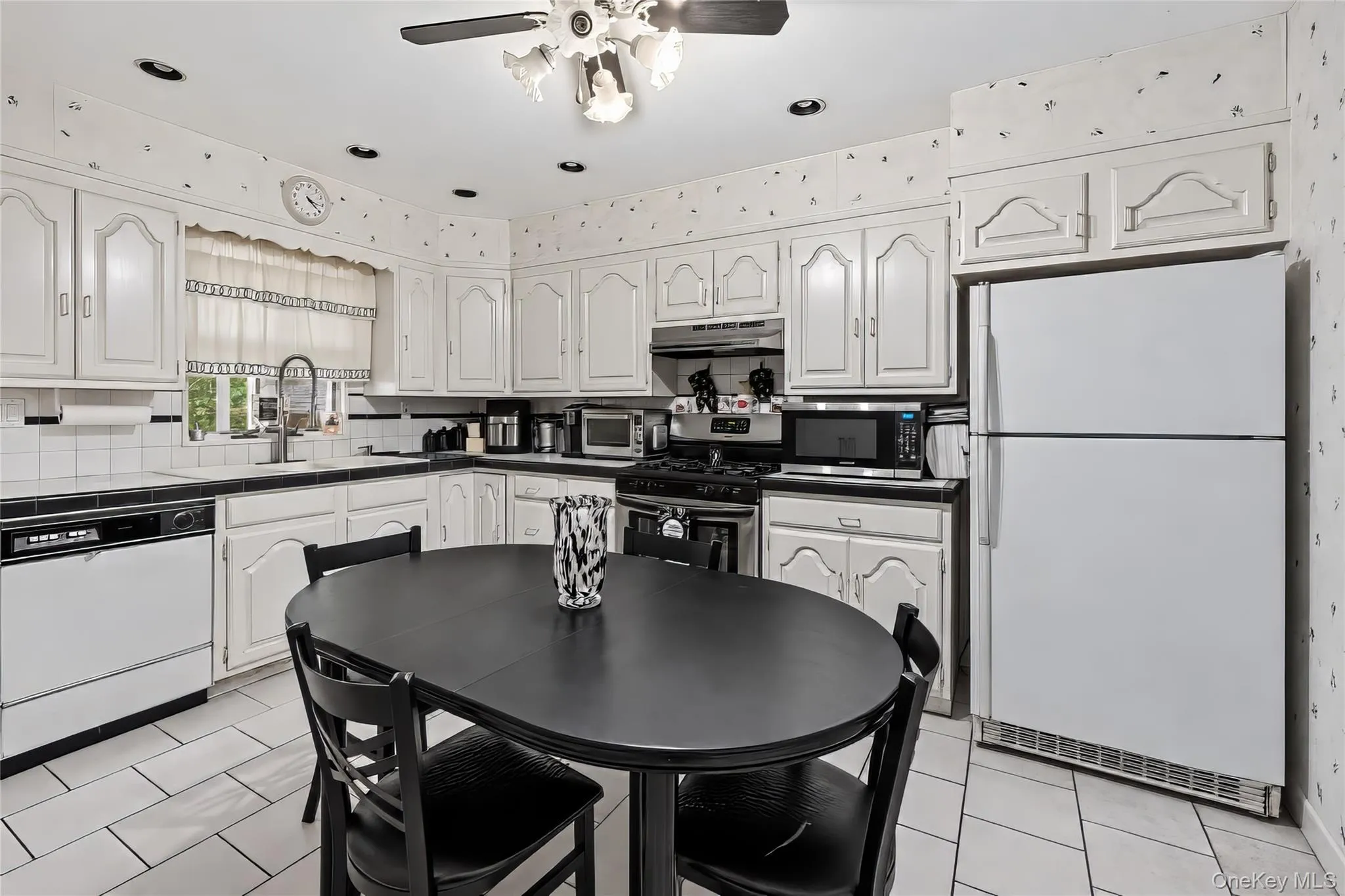 129 Sweetfield Circle, Yonkers, NY, 3 Bedrooms Bedrooms, 8 Rooms Rooms,2 BathroomsBathrooms,Residential,For Rent,Sweetfield,0,1038558 129 Sweetfield Circle, Yonkers, NY, 3 Bedrooms Bedrooms, 8 Rooms Rooms,2 BathroomsBathrooms,Residential,For Rent,Sweetfield,0,1038558