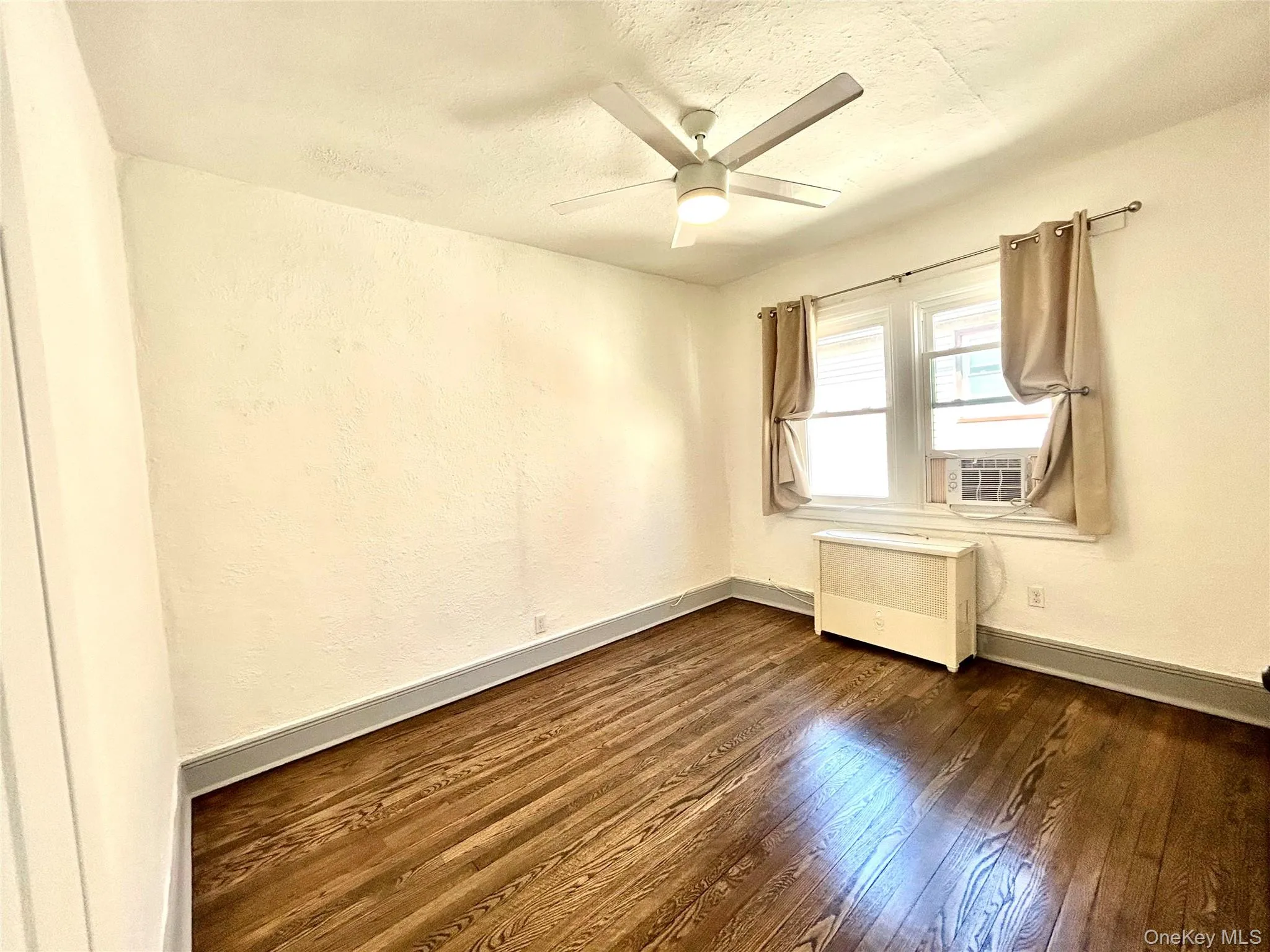 105 Mitchell Avenue, Long Beach, NY, 3 Bedrooms Bedrooms, 6 Rooms Rooms,2 BathroomsBathrooms,Residential Lease,For Rent,Mitchell,0,1038565 105 Mitchell Avenue, Long Beach, NY, 3 Bedrooms Bedrooms, 6 Rooms Rooms,2 BathroomsBathrooms,Residential Lease,For Rent,Mitchell,0,1038565
