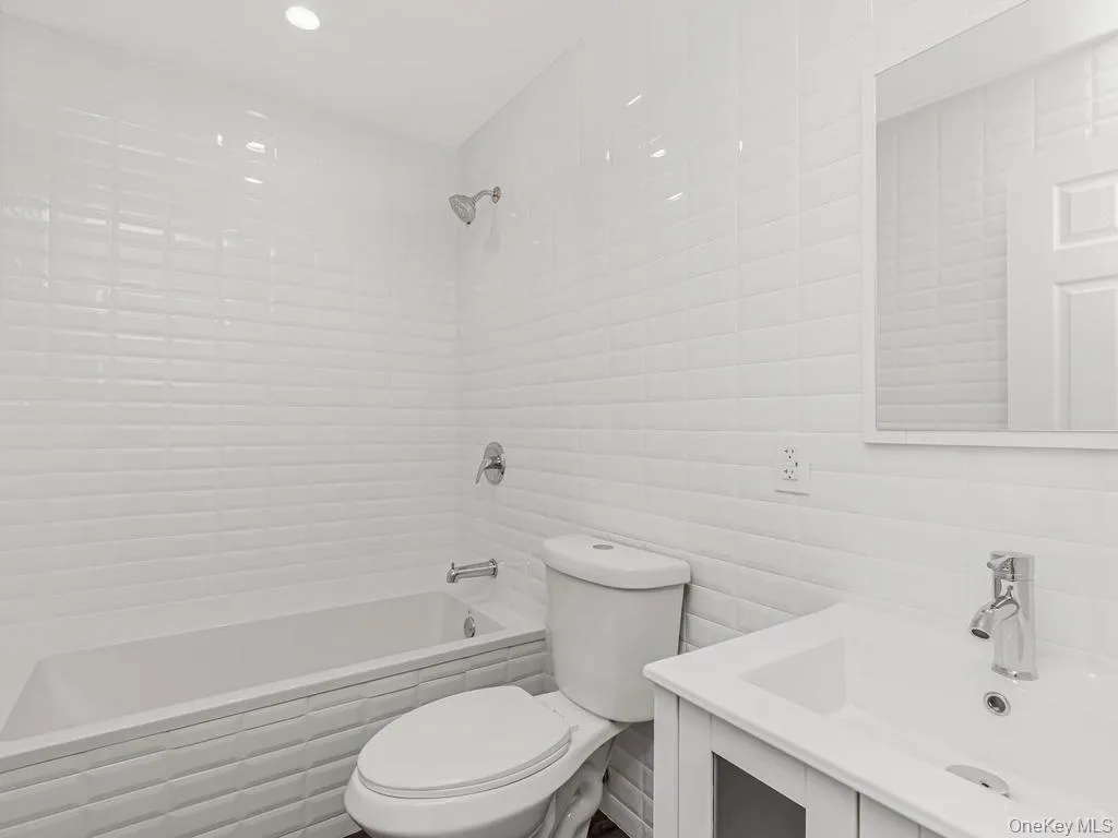 560 Linden Boulevard, New York, NY, 3 Bedrooms Bedrooms, 5 Rooms Rooms,2 BathroomsBathrooms,Residential,For Rent,Linden,0,1038566 560 Linden Boulevard, New York, NY, 3 Bedrooms Bedrooms, 5 Rooms Rooms,2 BathroomsBathrooms,Residential,For Rent,Linden,0,1038566