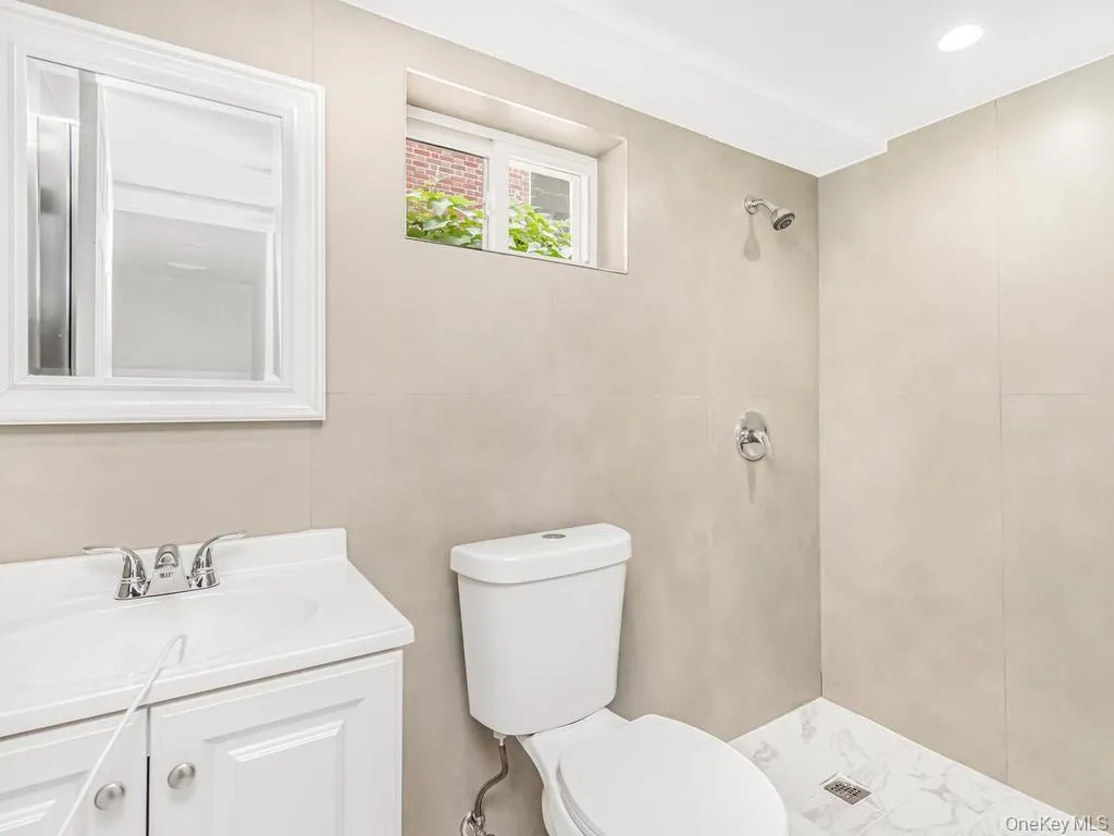 560 Linden Boulevard, New York, NY, 3 Bedrooms Bedrooms, 5 Rooms Rooms,2 BathroomsBathrooms,Residential,For Rent,Linden,0,1038566 560 Linden Boulevard, New York, NY, 3 Bedrooms Bedrooms, 5 Rooms Rooms,2 BathroomsBathrooms,Residential,For Rent,Linden,0,1038566