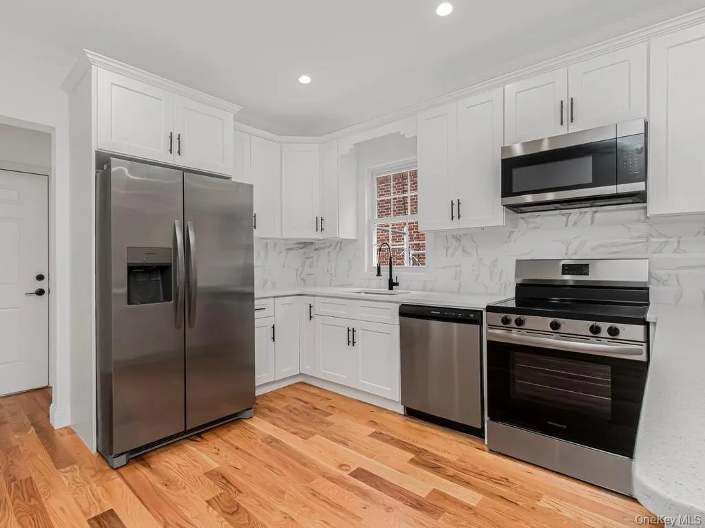 560 Linden Boulevard, New York, NY, 3 Bedrooms Bedrooms, 5 Rooms Rooms,2 BathroomsBathrooms,Residential,For Rent,Linden,0,1038566 560 Linden Boulevard, New York, NY, 3 Bedrooms Bedrooms, 5 Rooms Rooms,2 BathroomsBathrooms,Residential,For Rent,Linden,0,1038566
