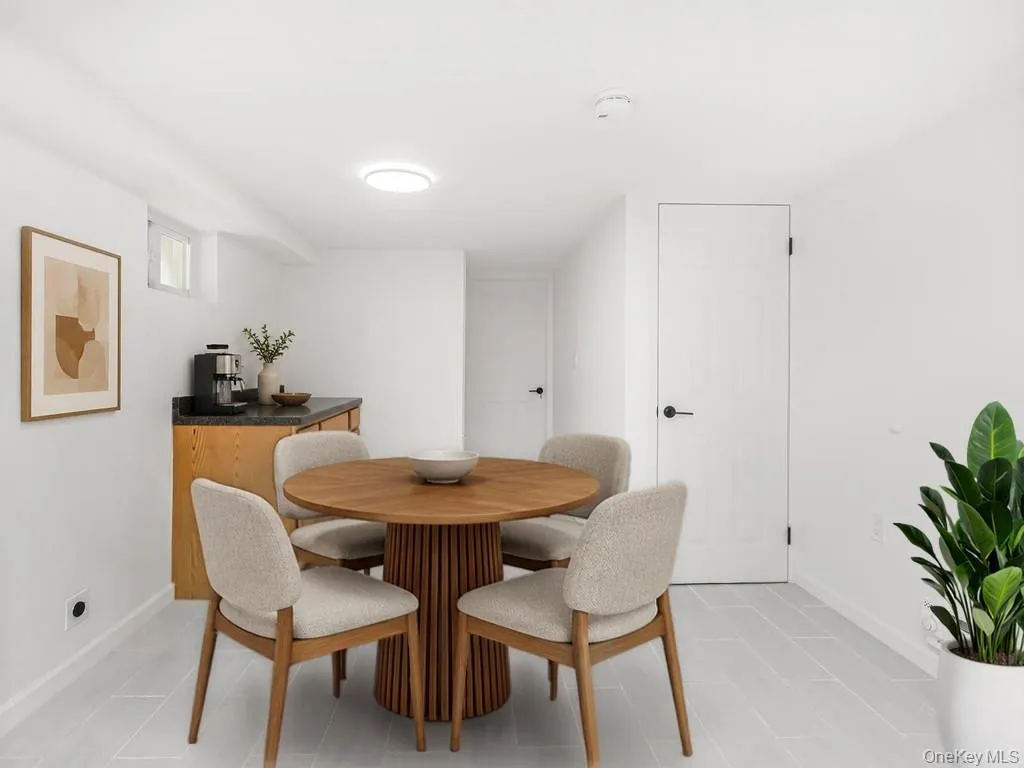 560 Linden Boulevard, New York, NY, 3 Bedrooms Bedrooms, 5 Rooms Rooms,2 BathroomsBathrooms,Residential,For Rent,Linden,0,1038566 560 Linden Boulevard, New York, NY, 3 Bedrooms Bedrooms, 5 Rooms Rooms,2 BathroomsBathrooms,Residential,For Rent,Linden,0,1038566