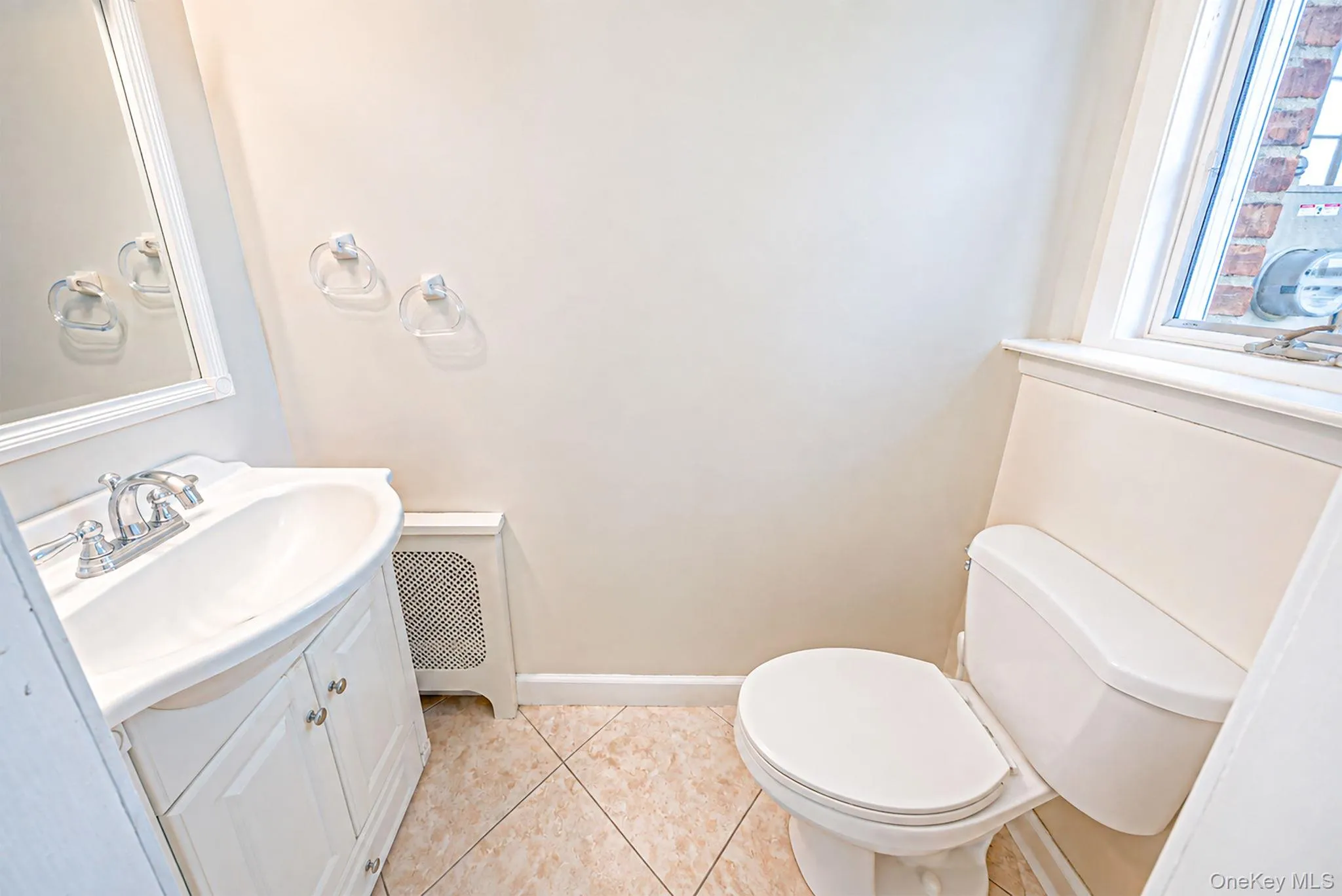 6 Keswick Drive, Islip, NY, 3 Bedrooms Bedrooms, 6 Rooms Rooms,1 BathroomBathrooms,Residential,For Rent,Keswick,0,1038570 6 Keswick Drive, Islip, NY, 3 Bedrooms Bedrooms, 6 Rooms Rooms,1 BathroomBathrooms,Residential,For Rent,Keswick,0,1038570
