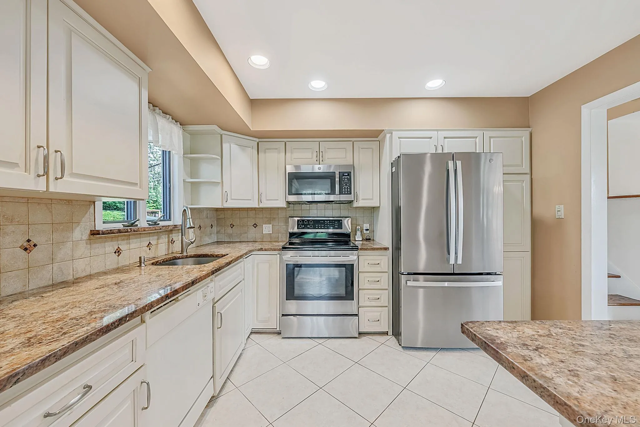 6 Keswick Drive, Islip, NY, 3 Bedrooms Bedrooms, 6 Rooms Rooms,1 BathroomBathrooms,Residential,For Rent,Keswick,0,1038570 6 Keswick Drive, Islip, NY, 3 Bedrooms Bedrooms, 6 Rooms Rooms,1 BathroomBathrooms,Residential,For Rent,Keswick,0,1038570