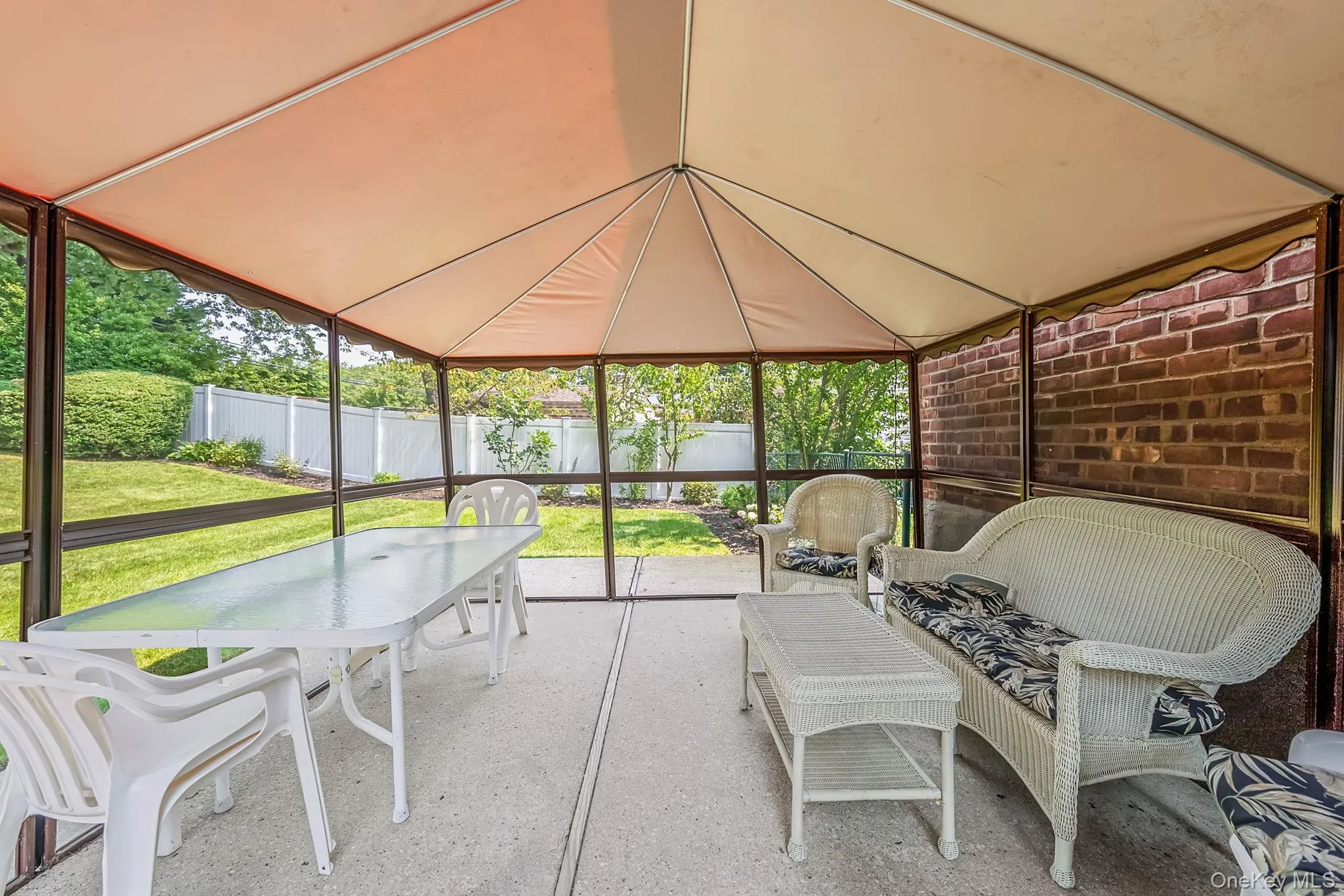 6 Keswick Drive, Islip, NY, 3 Bedrooms Bedrooms, 6 Rooms Rooms,1 BathroomBathrooms,Residential,For Rent,Keswick,0,1038570 6 Keswick Drive, Islip, NY, 3 Bedrooms Bedrooms, 6 Rooms Rooms,1 BathroomBathrooms,Residential,For Rent,Keswick,0,1038570