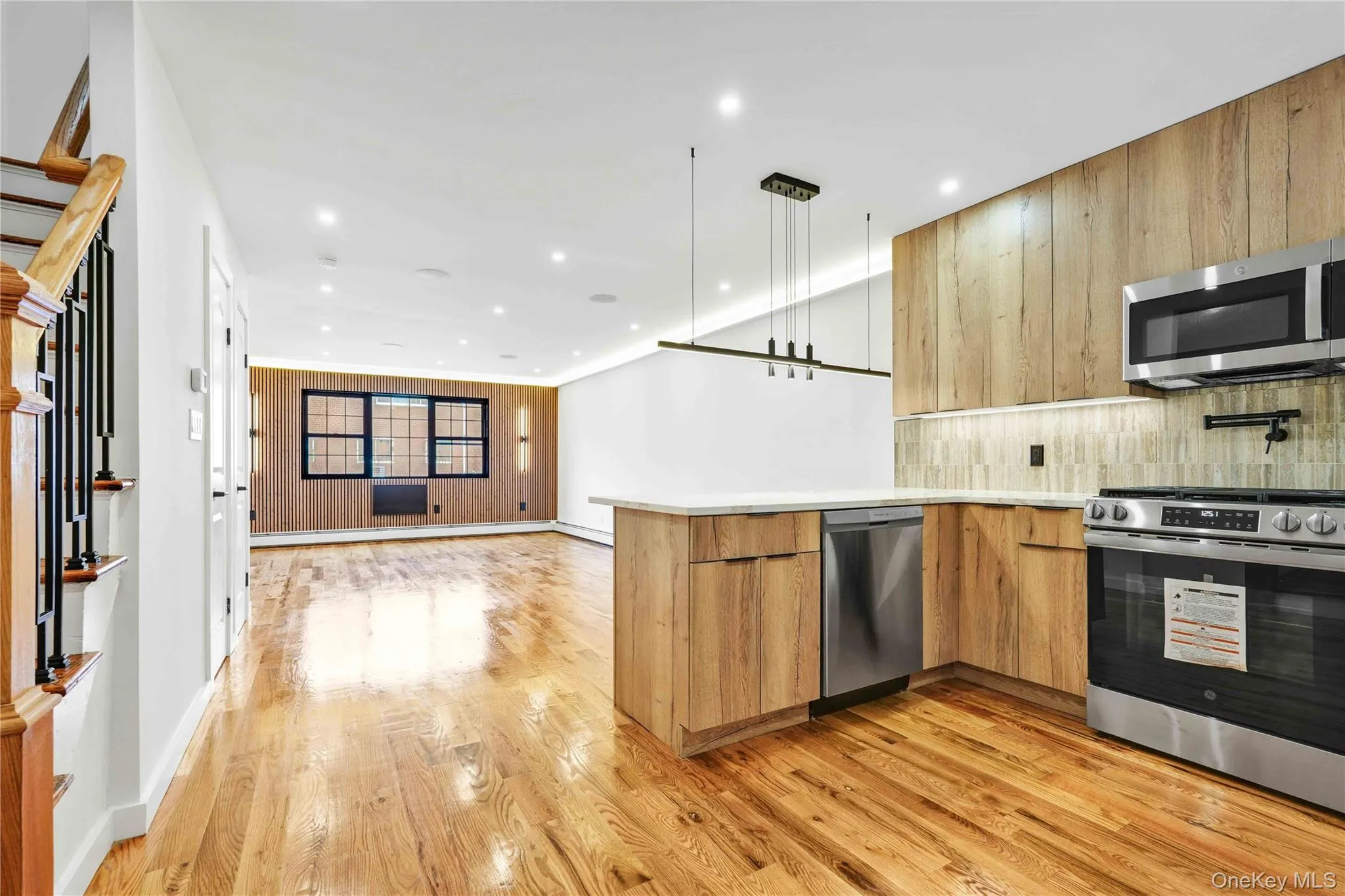 989 Schenck Avenue, New York, NY, 3 Bedrooms Bedrooms, 5 Rooms Rooms,2 BathroomsBathrooms,Residential,For Rent,Schenck,0,1038581 989 Schenck Avenue, New York, NY, 3 Bedrooms Bedrooms, 5 Rooms Rooms,2 BathroomsBathrooms,Residential,For Rent,Schenck,0,1038581