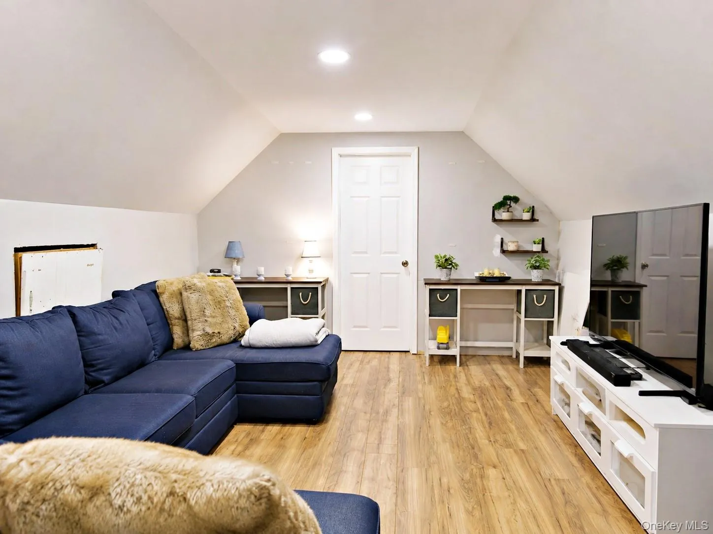 9 Hudson Street, Brookhaven, NY, 4 Bedrooms Bedrooms, 8 Rooms Rooms,1 BathroomBathrooms,Residential,For Rent,Hudson,0,1038583 9 Hudson Street, Brookhaven, NY, 4 Bedrooms Bedrooms, 8 Rooms Rooms,1 BathroomBathrooms,Residential,For Rent,Hudson,0,1038583
