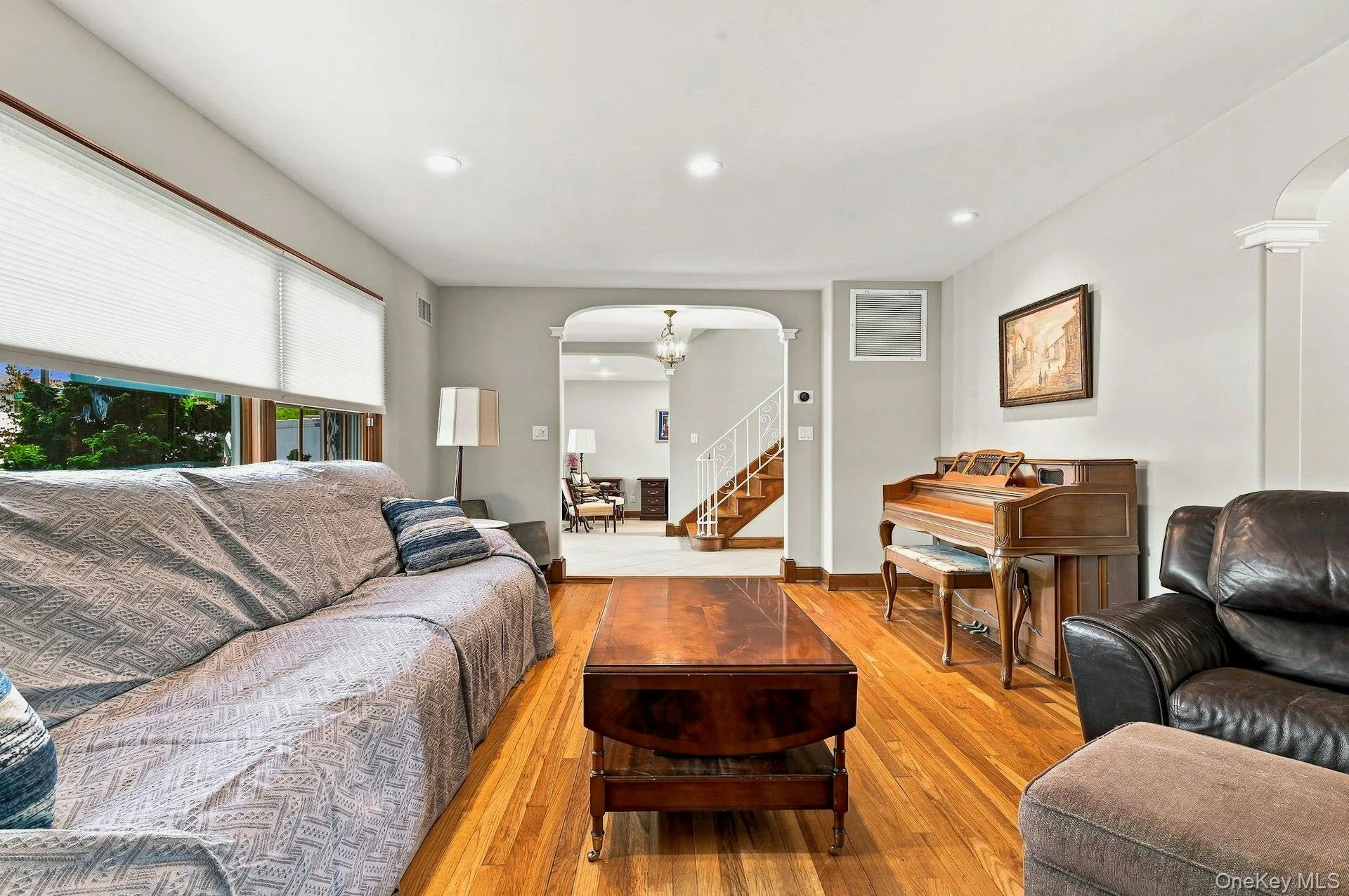 7 Herkimer Avenue, Oyster Bay, NY, 4 Bedrooms Bedrooms, 9 Rooms Rooms,3 BathroomsBathrooms,Residential,For Rent,Herkimer,0,1038584 7 Herkimer Avenue, Oyster Bay, NY, 4 Bedrooms Bedrooms, 9 Rooms Rooms,3 BathroomsBathrooms,Residential,For Rent,Herkimer,0,1038584