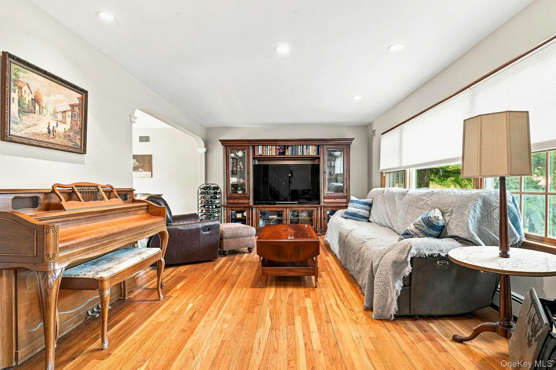 7 Herkimer Avenue, Oyster Bay, NY, 4 Bedrooms Bedrooms, 9 Rooms Rooms,3 BathroomsBathrooms,Residential,For Rent,Herkimer,0,1038584 7 Herkimer Avenue, Oyster Bay, NY, 4 Bedrooms Bedrooms, 9 Rooms Rooms,3 BathroomsBathrooms,Residential,For Rent,Herkimer,0,1038584