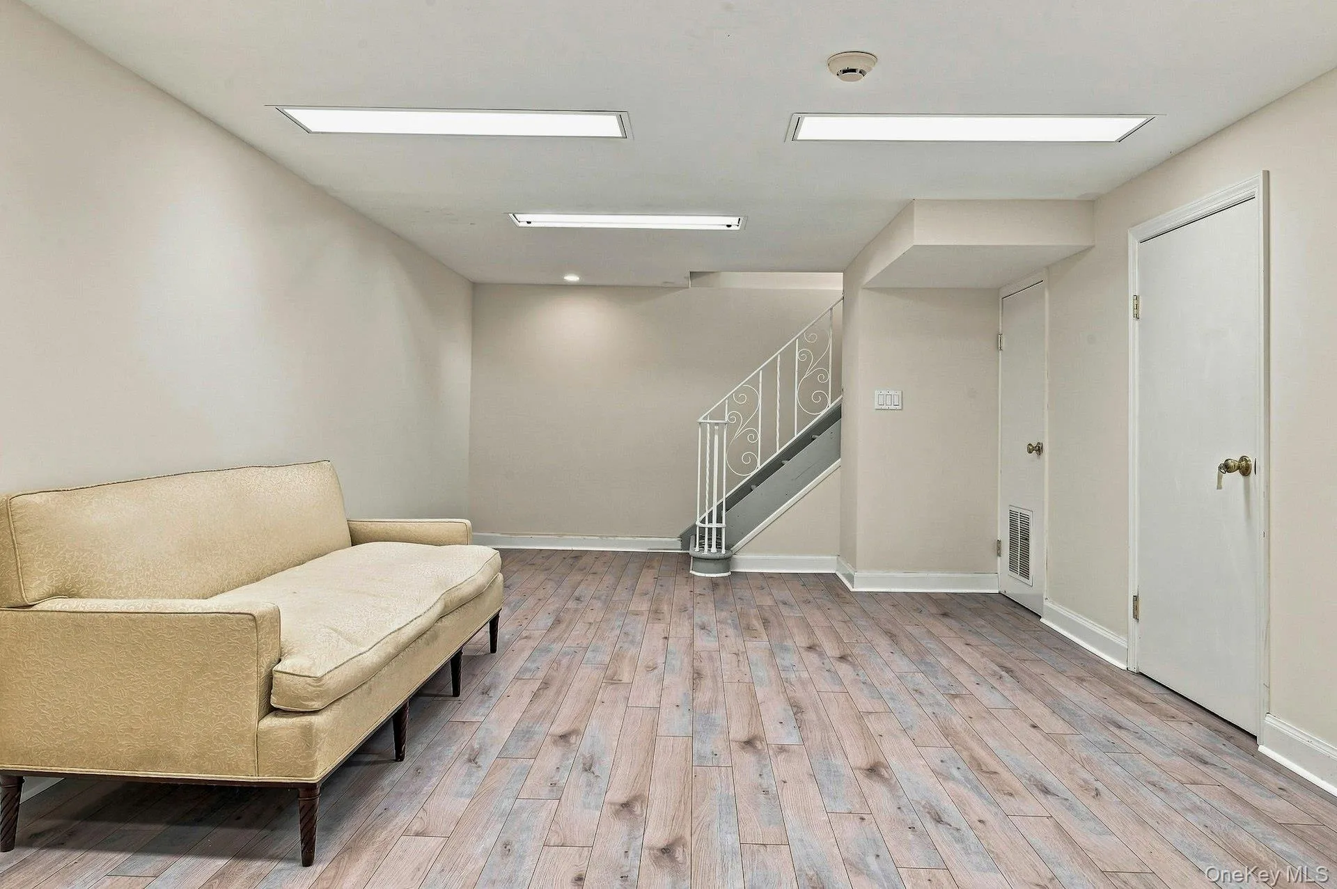 7 Herkimer Avenue, Oyster Bay, NY, 4 Bedrooms Bedrooms, 9 Rooms Rooms,3 BathroomsBathrooms,Residential,For Rent,Herkimer,0,1038584 7 Herkimer Avenue, Oyster Bay, NY, 4 Bedrooms Bedrooms, 9 Rooms Rooms,3 BathroomsBathrooms,Residential,For Rent,Herkimer,0,1038584
