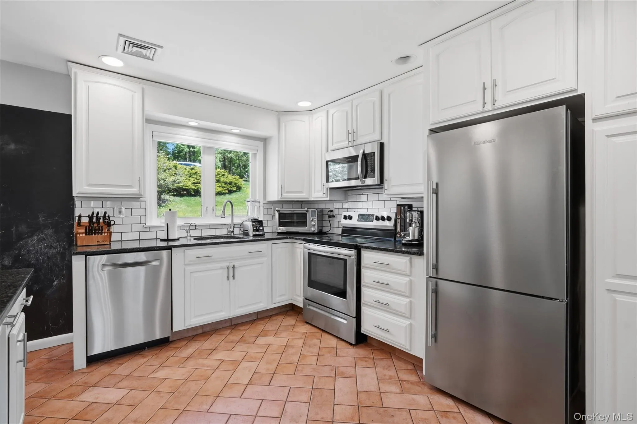 19 Skyview Drive, North Castle, NY, 3 Bedrooms Bedrooms, 8 Rooms Rooms,3 BathroomsBathrooms,Residential Lease,For Rent,Skyview,0,1038588 19 Skyview Drive, North Castle, NY, 3 Bedrooms Bedrooms, 8 Rooms Rooms,3 BathroomsBathrooms,Residential Lease,For Rent,Skyview,0,1038588