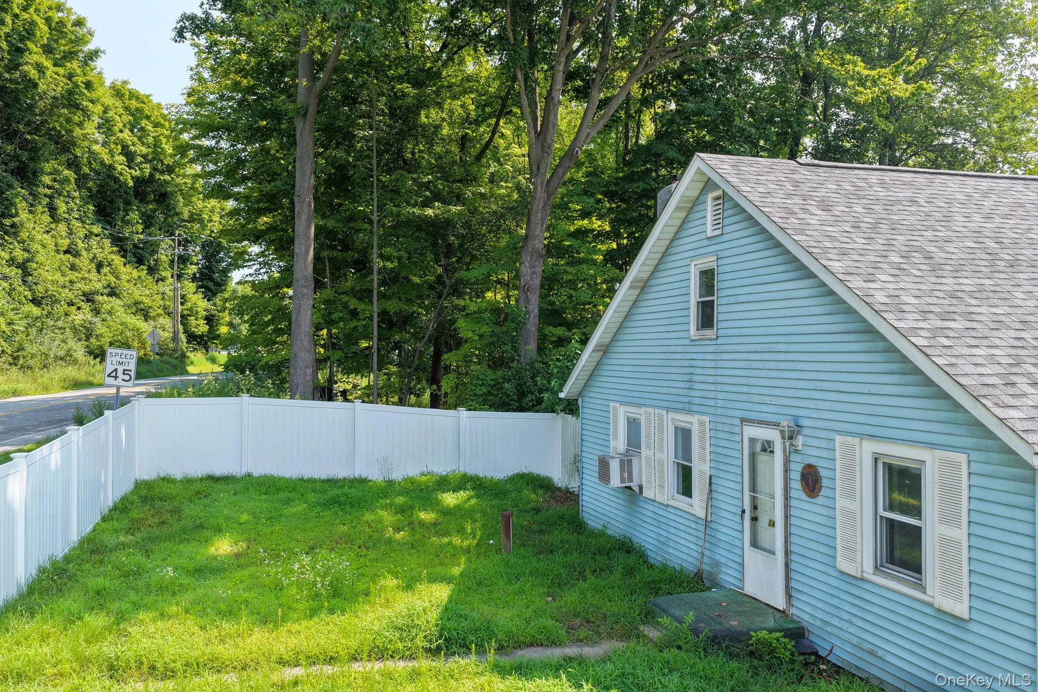 14 Airport Road, Middletown, NY, 2 Bedrooms Bedrooms, 6 Rooms Rooms,1 BathroomBathrooms,Residential,For Rent,Airport,0,1038590 14 Airport Road, Middletown, NY, 2 Bedrooms Bedrooms, 6 Rooms Rooms,1 BathroomBathrooms,Residential,For Rent,Airport,0,1038590