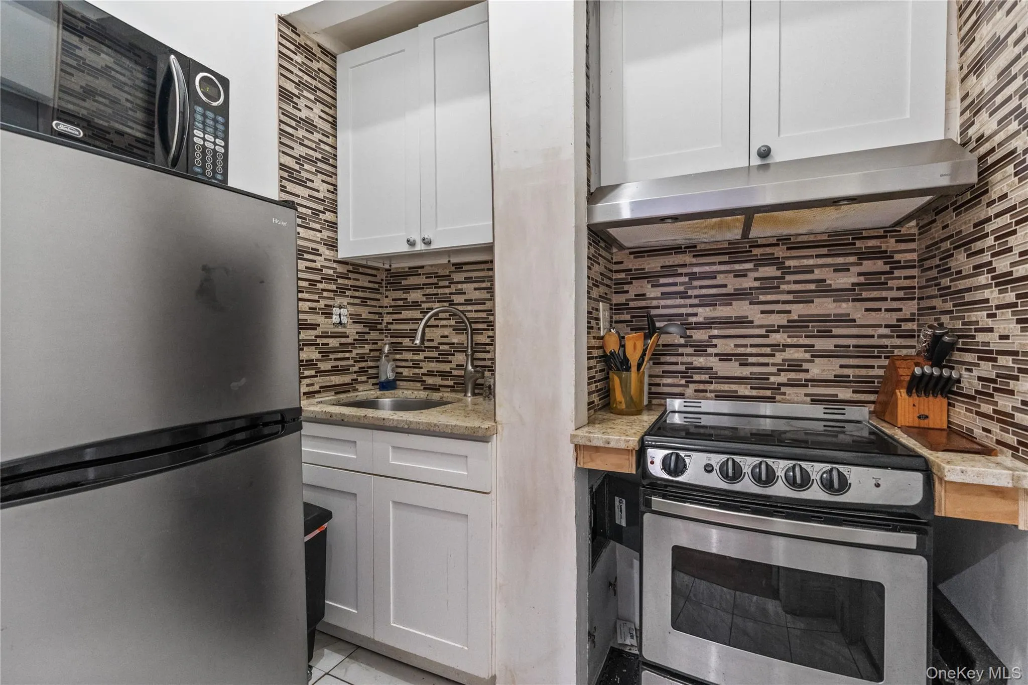 220 116th Street, New York, NY, 3 Bedrooms Bedrooms, 5 Rooms Rooms,1 BathroomBathrooms,Residential Lease,For Rent,116th,0,1038595 220 116th Street, New York, NY, 3 Bedrooms Bedrooms, 5 Rooms Rooms,1 BathroomBathrooms,Residential Lease,For Rent,116th,0,1038595