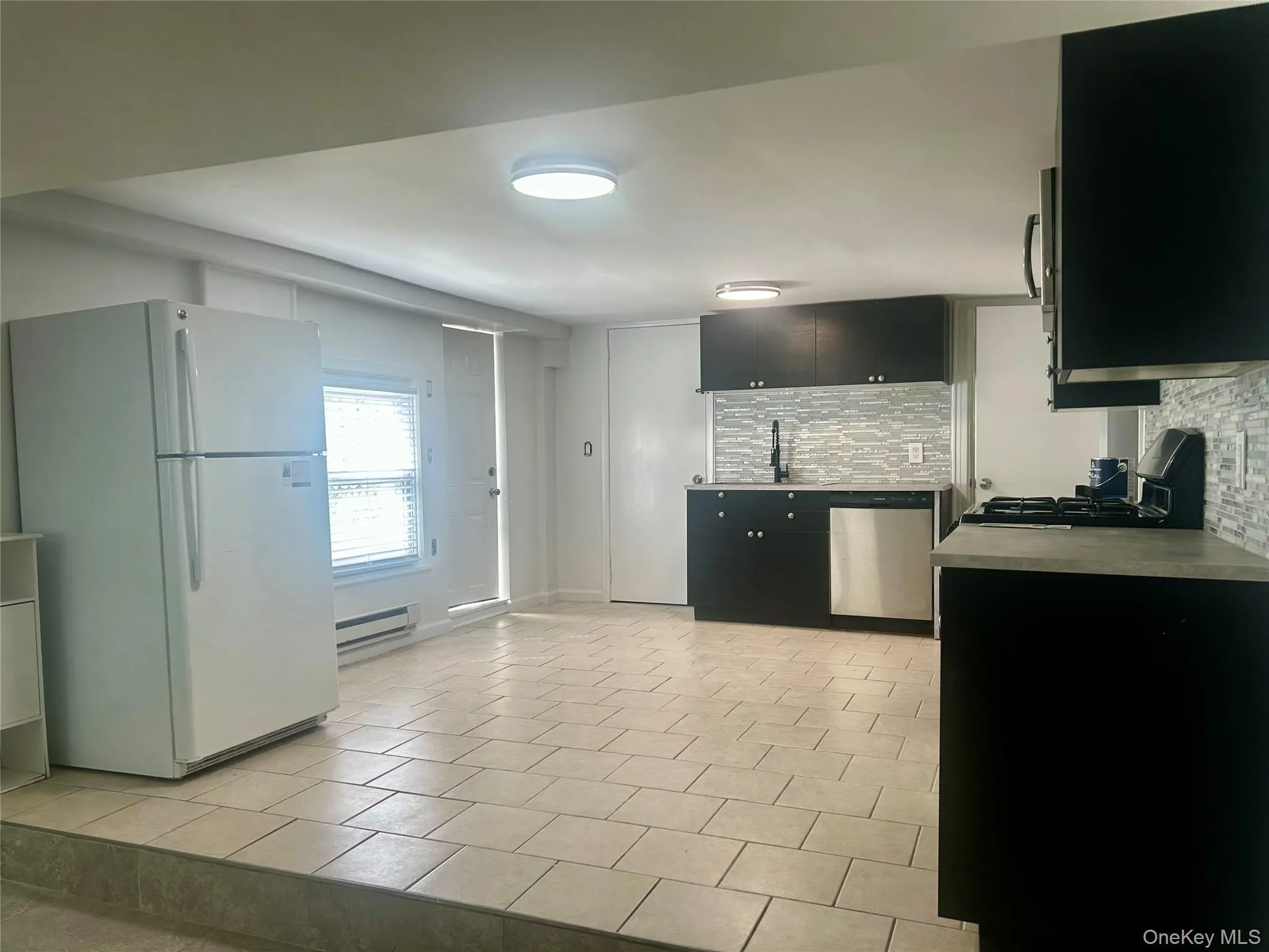 105 Mitchell Avenue, Long Beach, NY, 2 Bedrooms Bedrooms, 4 Rooms Rooms,1 BathroomBathrooms,Residential Lease,For Rent,Mitchell,0,1038599 105 Mitchell Avenue, Long Beach, NY, 2 Bedrooms Bedrooms, 4 Rooms Rooms,1 BathroomBathrooms,Residential Lease,For Rent,Mitchell,0,1038599