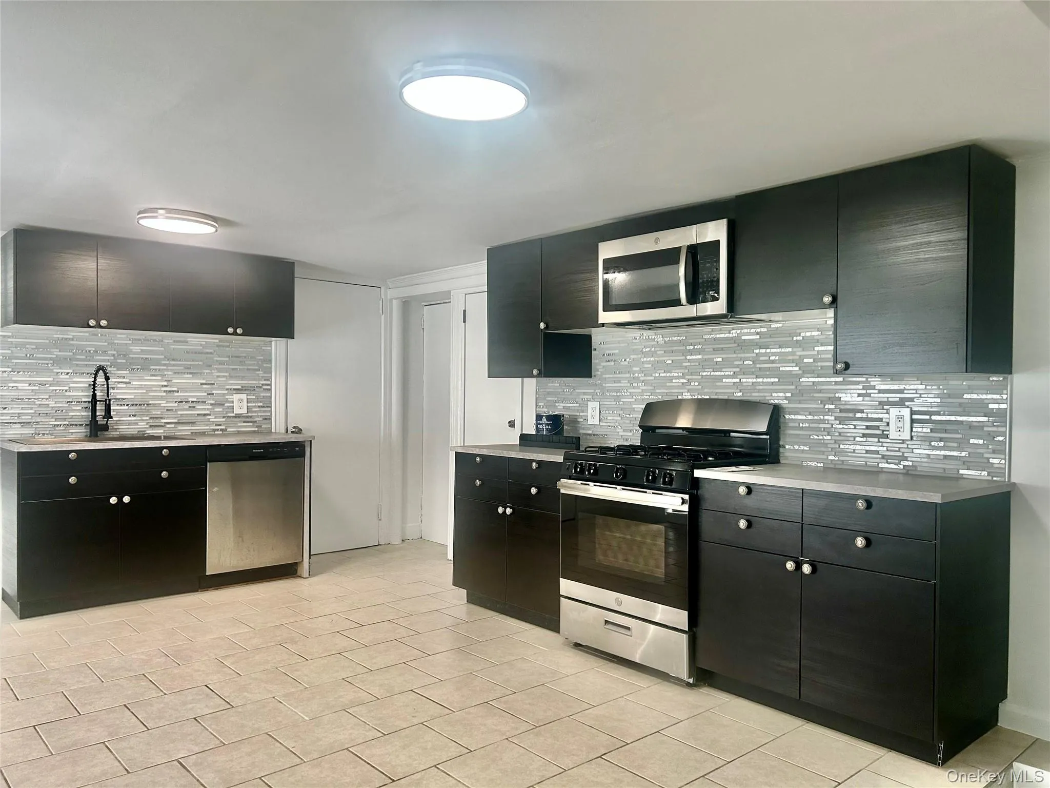 105 Mitchell Avenue, Long Beach, NY, 2 Bedrooms Bedrooms, 4 Rooms Rooms,1 BathroomBathrooms,Residential Lease,For Rent,Mitchell,0,1038599 105 Mitchell Avenue, Long Beach, NY, 2 Bedrooms Bedrooms, 4 Rooms Rooms,1 BathroomBathrooms,Residential Lease,For Rent,Mitchell,0,1038599