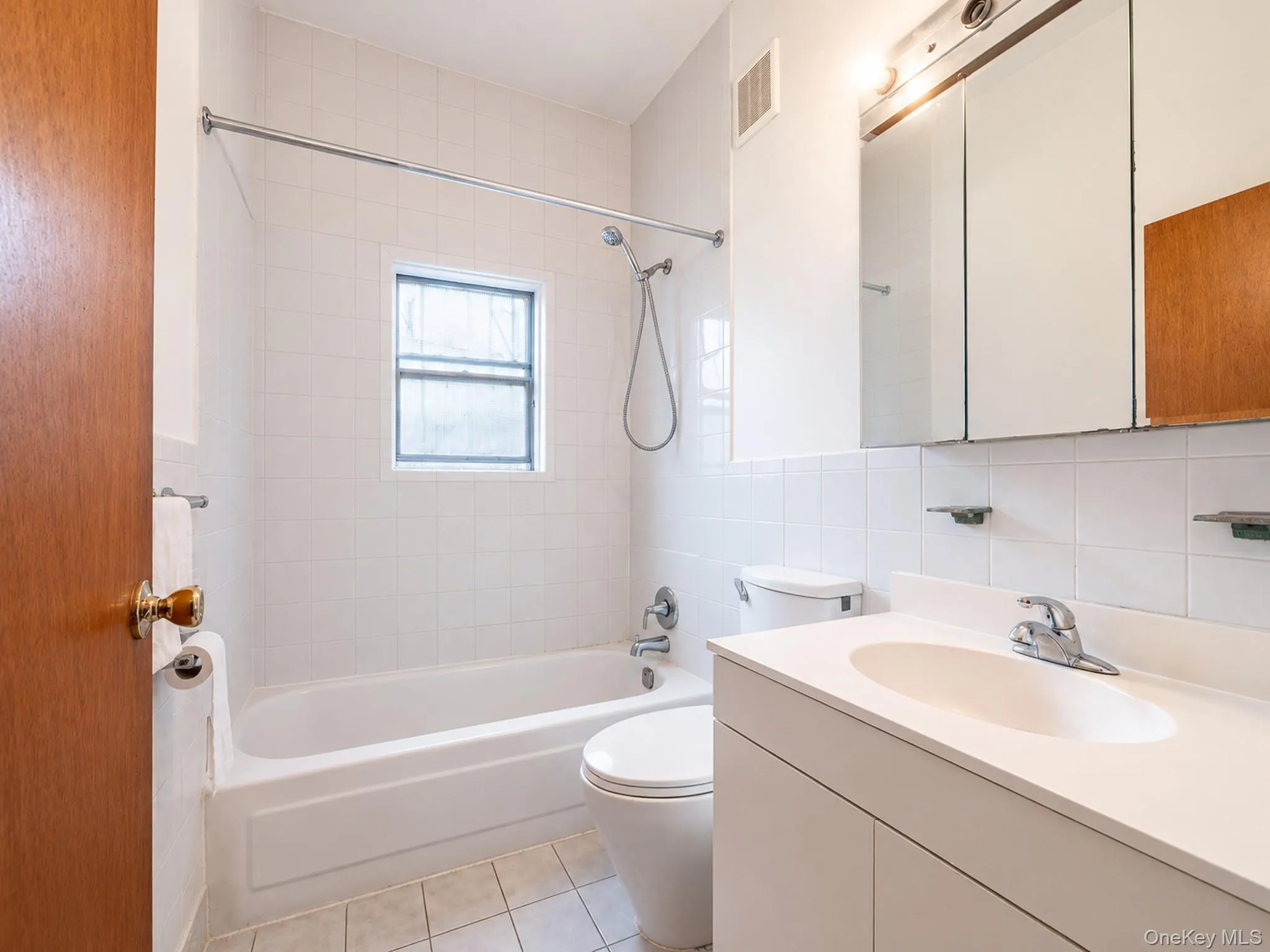 9206 50th Avenue, New York, NY, 2 Bedrooms Bedrooms, 6 Rooms Rooms,2 BathroomsBathrooms,Residential,For Rent,50th,0,1038602 9206 50th Avenue, New York, NY, 2 Bedrooms Bedrooms, 6 Rooms Rooms,2 BathroomsBathrooms,Residential,For Rent,50th,0,1038602