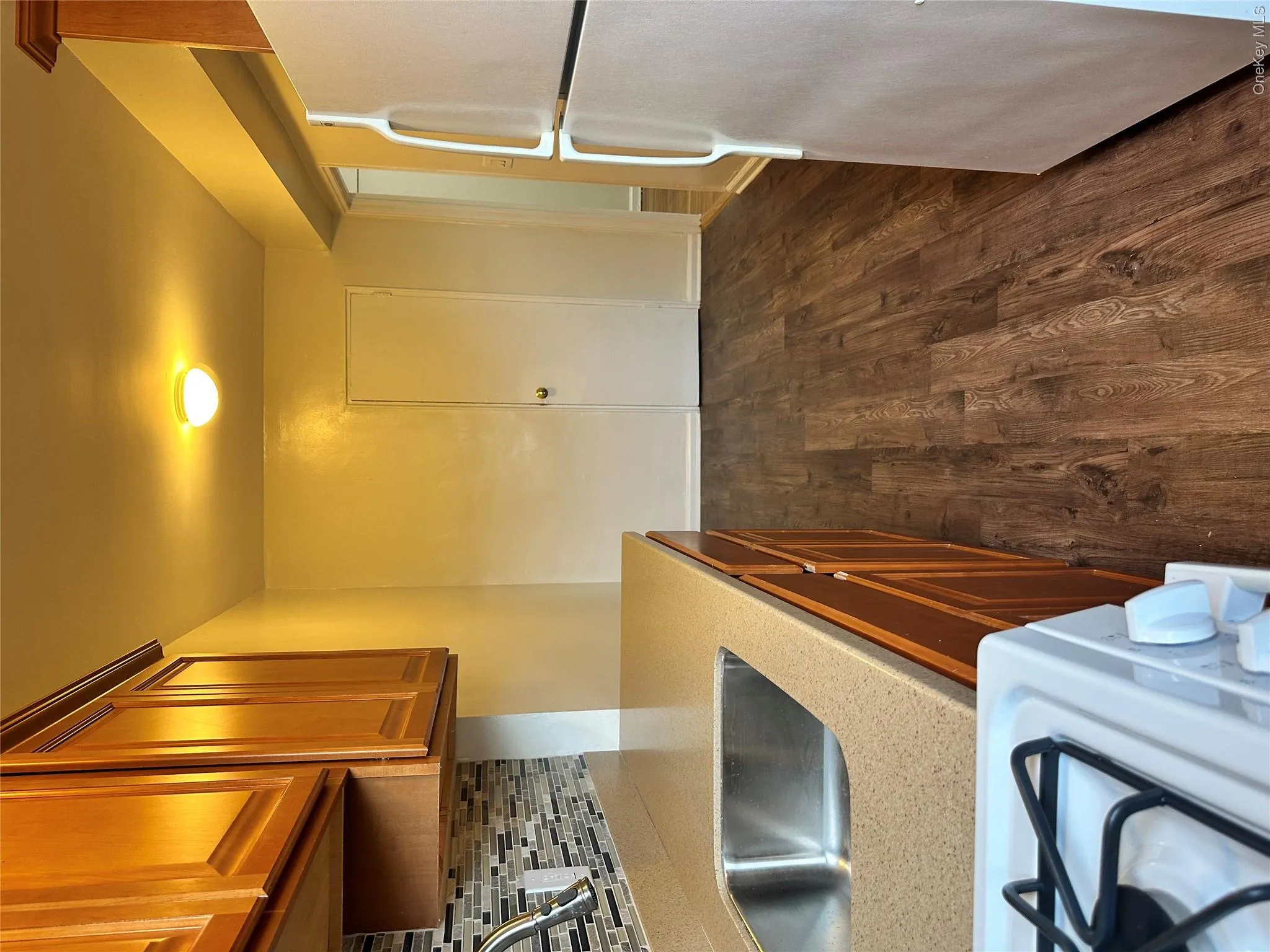 150-25 72 Road, New York, NY, 22 Bedrooms Bedrooms, 5 Rooms Rooms,1 BathroomBathrooms,Residential,For Rent,72,0,1038603 150-25 72 Road, New York, NY, 22 Bedrooms Bedrooms, 5 Rooms Rooms,1 BathroomBathrooms,Residential,For Rent,72,0,1038603