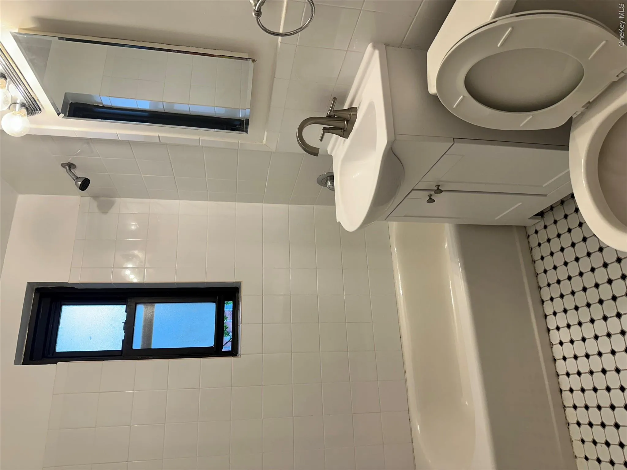 150-25 72 Road, New York, NY, 22 Bedrooms Bedrooms, 5 Rooms Rooms,1 BathroomBathrooms,Residential,For Rent,72,0,1038603 150-25 72 Road, New York, NY, 22 Bedrooms Bedrooms, 5 Rooms Rooms,1 BathroomBathrooms,Residential,For Rent,72,0,1038603