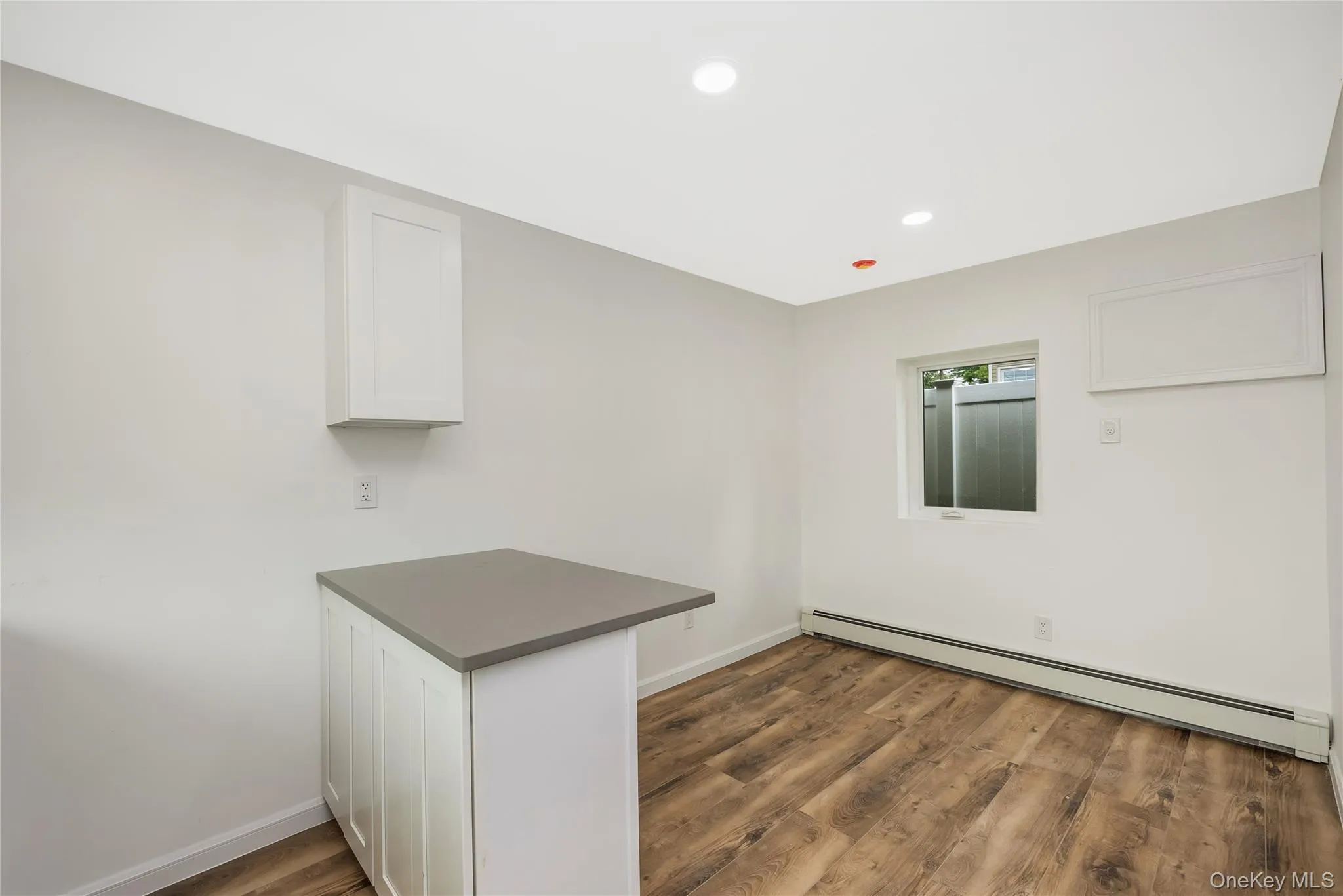29 Tyler Street, Brookhaven, NY, 1 Bedroom Bedrooms, 3 Rooms Rooms,1 BathroomBathrooms,Residential Lease,For Rent,Tyler,0,1038607 29 Tyler Street, Brookhaven, NY, 1 Bedroom Bedrooms, 3 Rooms Rooms,1 BathroomBathrooms,Residential Lease,For Rent,Tyler,0,1038607