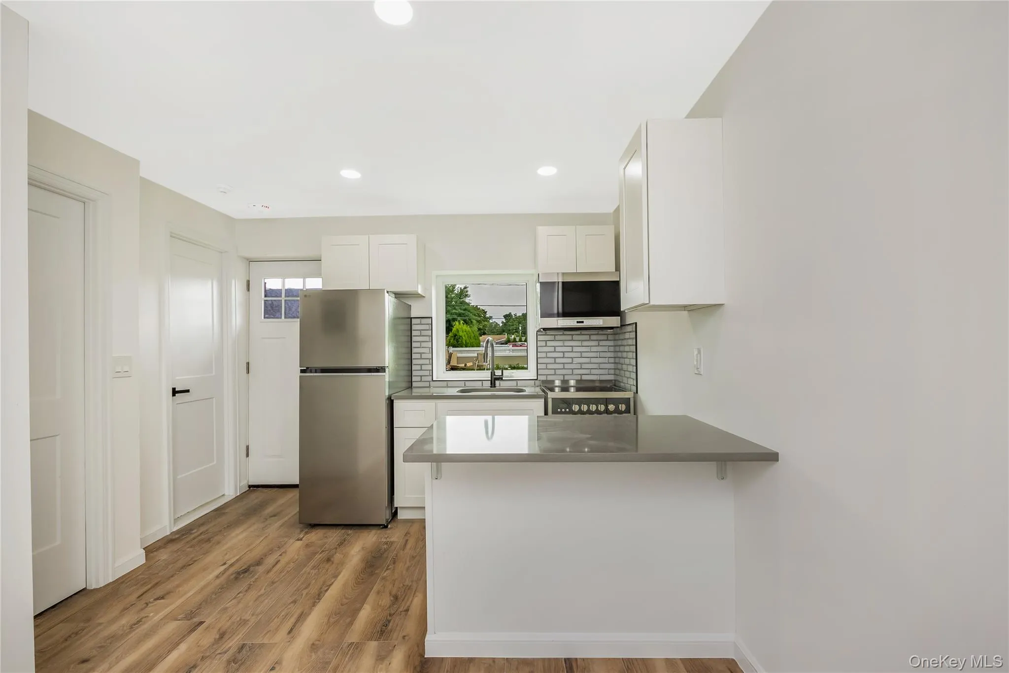 29 Tyler Street, Brookhaven, NY, 1 Bedroom Bedrooms, 3 Rooms Rooms,1 BathroomBathrooms,Residential Lease,For Rent,Tyler,0,1038607 29 Tyler Street, Brookhaven, NY, 1 Bedroom Bedrooms, 3 Rooms Rooms,1 BathroomBathrooms,Residential Lease,For Rent,Tyler,0,1038607