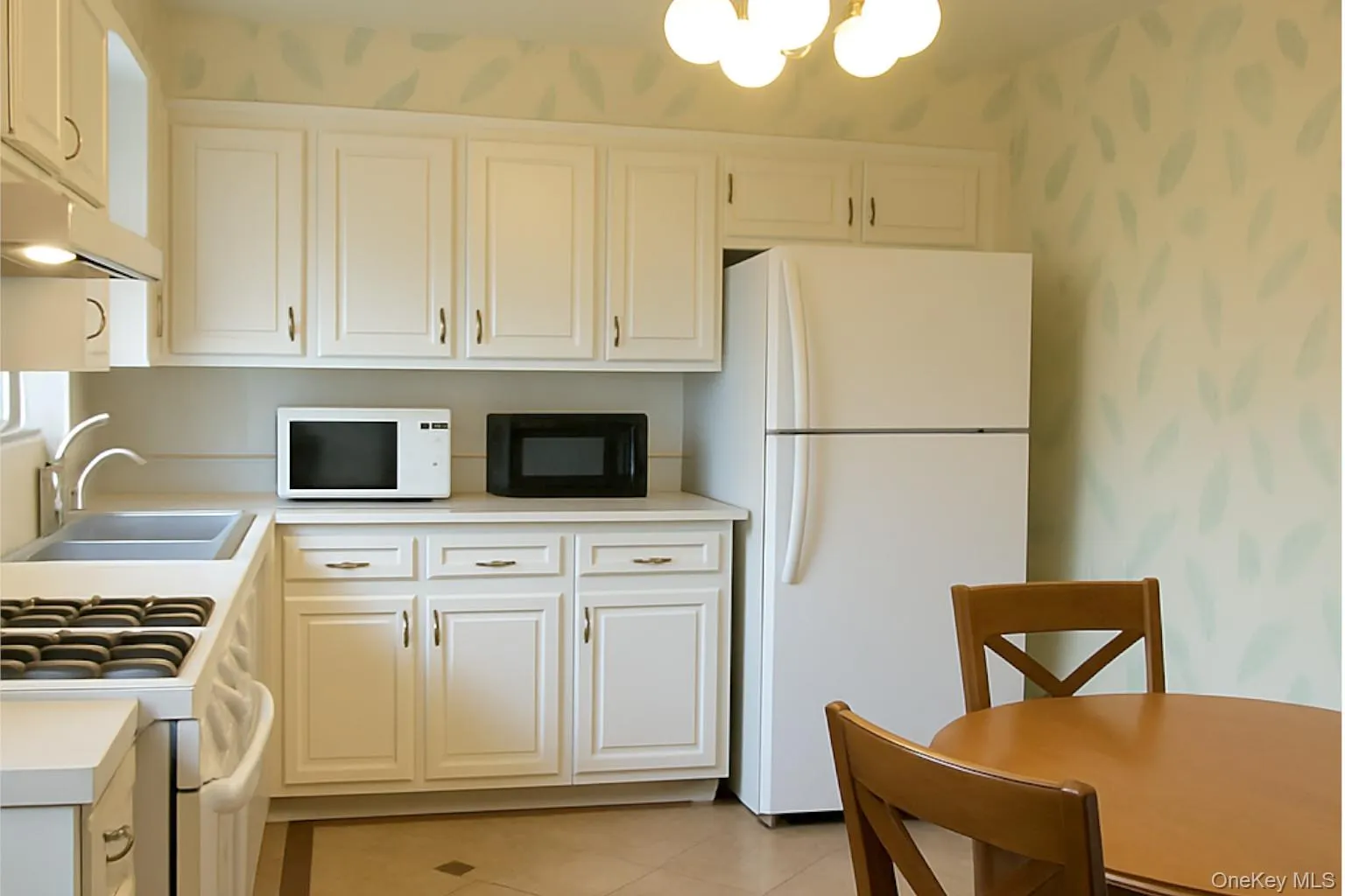 174 Waverly Road, New Rochelle, NY, 4 Bedrooms Bedrooms, 8 Rooms Rooms,3 BathroomsBathrooms,Residential Lease,For Rent,Waverly,0,1038609 174 Waverly Road, New Rochelle, NY, 4 Bedrooms Bedrooms, 8 Rooms Rooms,3 BathroomsBathrooms,Residential Lease,For Rent,Waverly,0,1038609