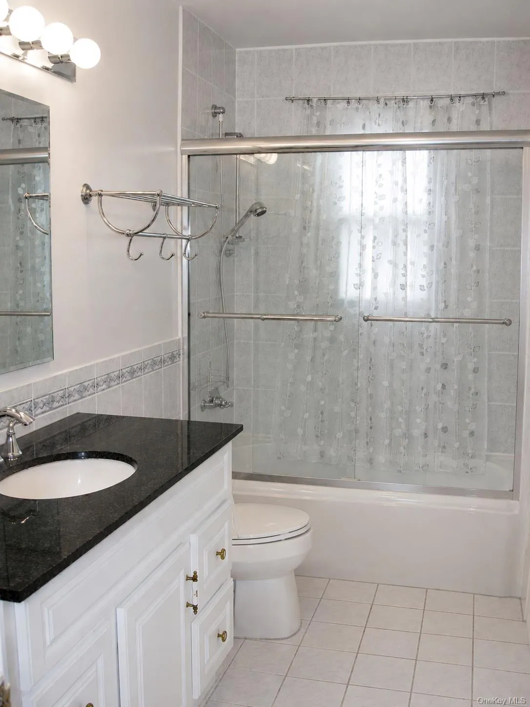 174 Waverly Road, New Rochelle, NY, 4 Bedrooms Bedrooms, 8 Rooms Rooms,3 BathroomsBathrooms,Residential Lease,For Rent,Waverly,0,1038609 174 Waverly Road, New Rochelle, NY, 4 Bedrooms Bedrooms, 8 Rooms Rooms,3 BathroomsBathrooms,Residential Lease,For Rent,Waverly,0,1038609