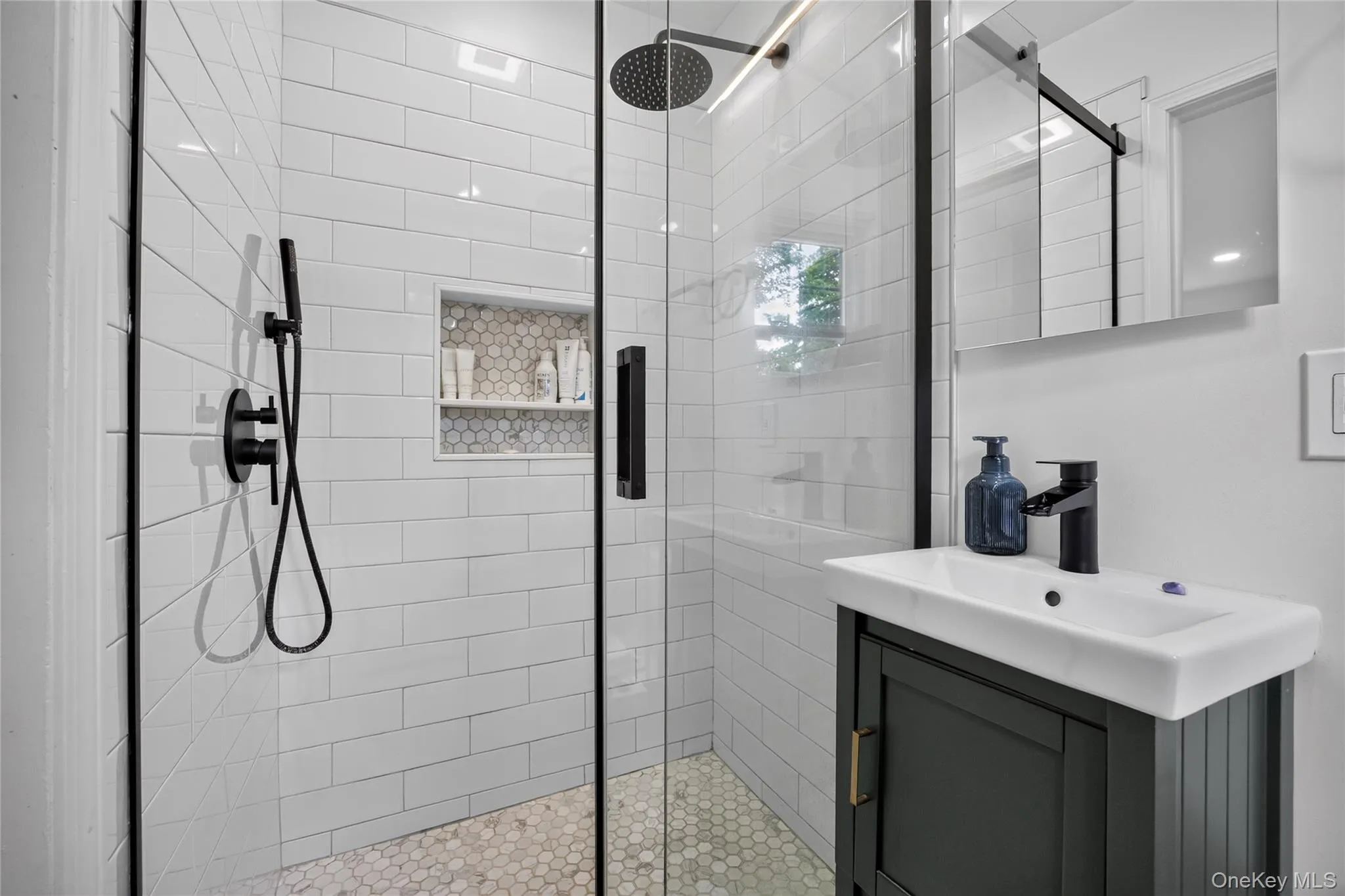 Updated primary en-suite full bathroom Updated primary en-suite full bathroom
