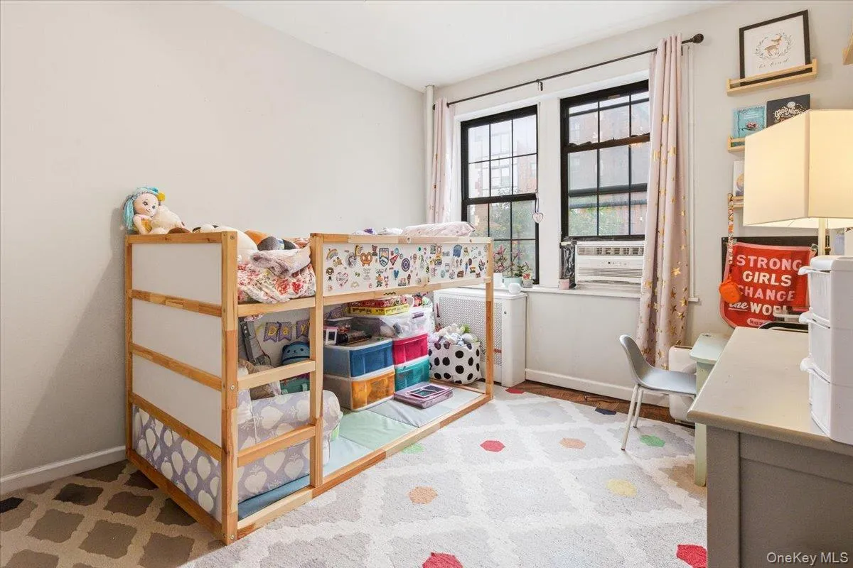 68-12 Burns Street, New York, NY, 2 Bedrooms Bedrooms, 5 Rooms Rooms,1 BathroomBathrooms,Residential,For Rent,Burns,0,1038611 68-12 Burns Street, New York, NY, 2 Bedrooms Bedrooms, 5 Rooms Rooms,1 BathroomBathrooms,Residential,For Rent,Burns,0,1038611