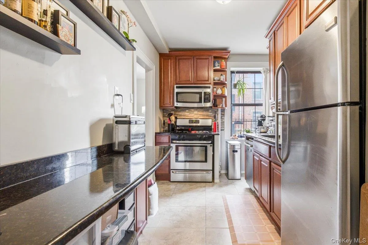 68-12 Burns Street, New York, NY, 2 Bedrooms Bedrooms, 5 Rooms Rooms,1 BathroomBathrooms,Residential,For Rent,Burns,0,1038611 68-12 Burns Street, New York, NY, 2 Bedrooms Bedrooms, 5 Rooms Rooms,1 BathroomBathrooms,Residential,For Rent,Burns,0,1038611