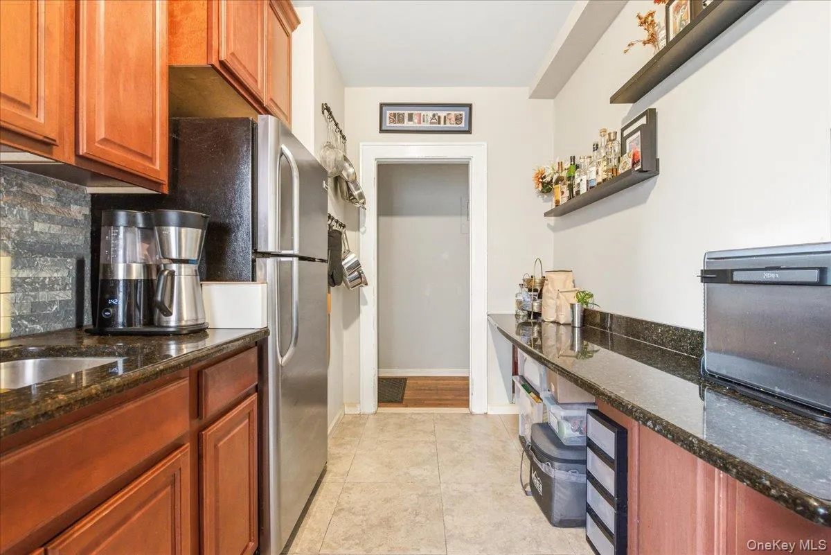 68-12 Burns Street, New York, NY, 2 Bedrooms Bedrooms, 5 Rooms Rooms,1 BathroomBathrooms,Residential,For Rent,Burns,0,1038611 68-12 Burns Street, New York, NY, 2 Bedrooms Bedrooms, 5 Rooms Rooms,1 BathroomBathrooms,Residential,For Rent,Burns,0,1038611