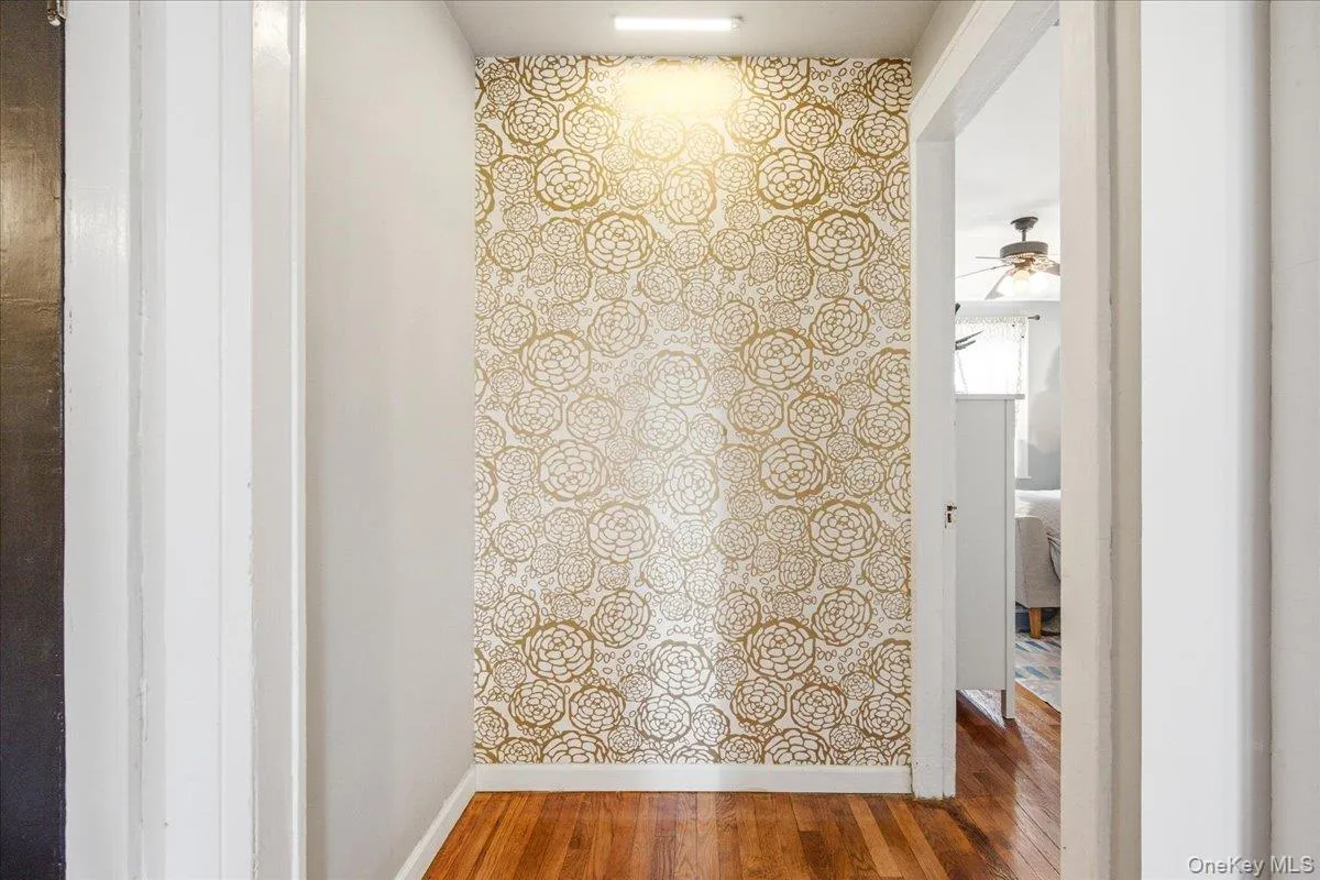 68-12 Burns Street, New York, NY, 2 Bedrooms Bedrooms, 5 Rooms Rooms,1 BathroomBathrooms,Residential,For Rent,Burns,0,1038611 68-12 Burns Street, New York, NY, 2 Bedrooms Bedrooms, 5 Rooms Rooms,1 BathroomBathrooms,Residential,For Rent,Burns,0,1038611