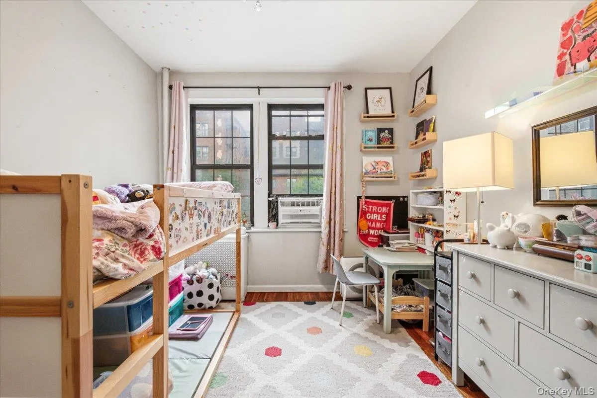 68-12 Burns Street, New York, NY, 2 Bedrooms Bedrooms, 5 Rooms Rooms,1 BathroomBathrooms,Residential,For Rent,Burns,0,1038611 68-12 Burns Street, New York, NY, 2 Bedrooms Bedrooms, 5 Rooms Rooms,1 BathroomBathrooms,Residential,For Rent,Burns,0,1038611