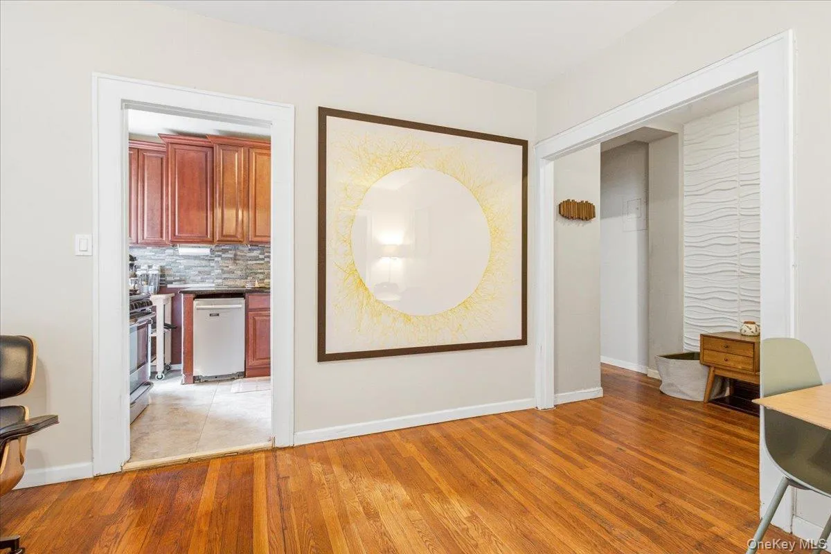 68-12 Burns Street, New York, NY, 2 Bedrooms Bedrooms, 5 Rooms Rooms,1 BathroomBathrooms,Residential,For Rent,Burns,0,1038611 68-12 Burns Street, New York, NY, 2 Bedrooms Bedrooms, 5 Rooms Rooms,1 BathroomBathrooms,Residential,For Rent,Burns,0,1038611
