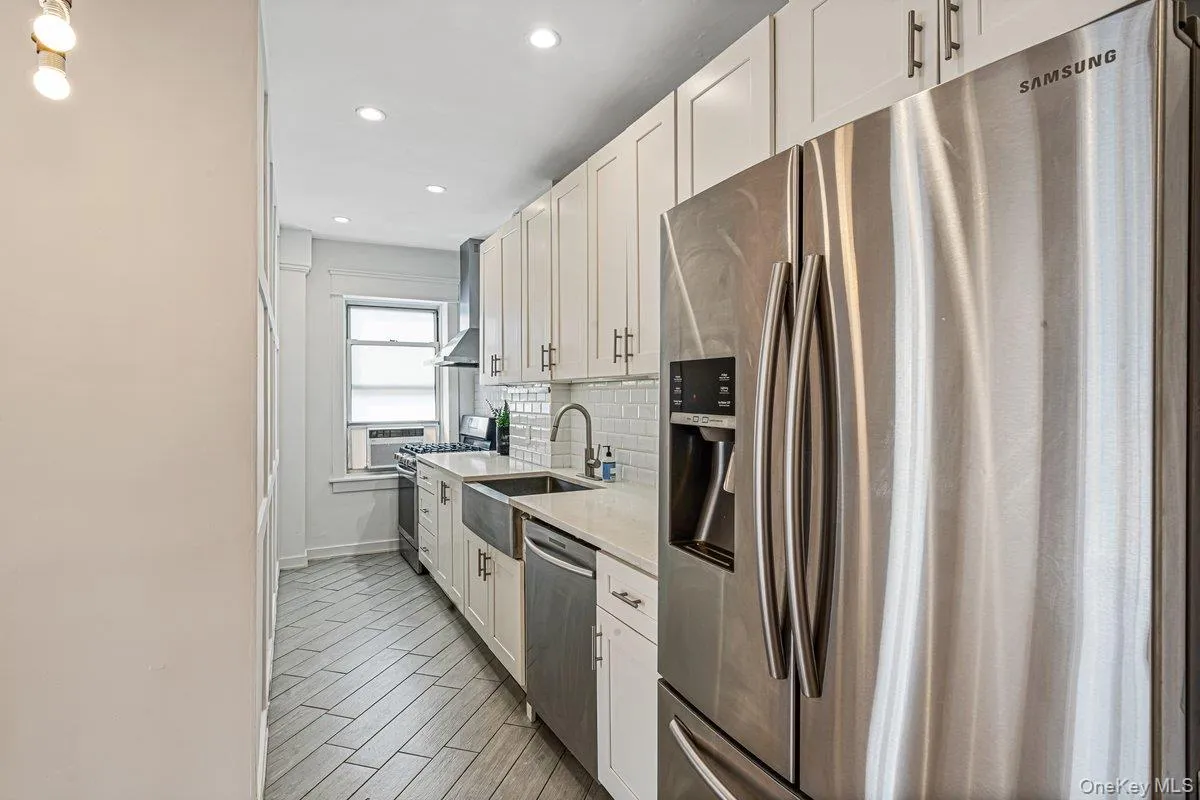 111-45 76 Avenue, New York, NY, 2 Bedrooms Bedrooms, 3 Rooms Rooms,1 BathroomBathrooms,Residential,For Rent,76,0,1038616 111-45 76 Avenue, New York, NY, 2 Bedrooms Bedrooms, 3 Rooms Rooms,1 BathroomBathrooms,Residential,For Rent,76,0,1038616
