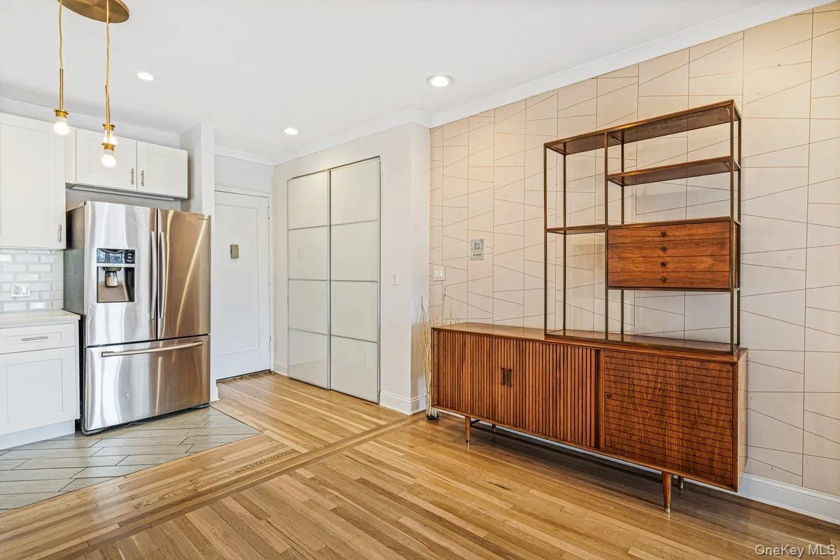 111-45 76 Avenue, New York, NY, 2 Bedrooms Bedrooms, 3 Rooms Rooms,1 BathroomBathrooms,Residential,For Rent,76,0,1038616 111-45 76 Avenue, New York, NY, 2 Bedrooms Bedrooms, 3 Rooms Rooms,1 BathroomBathrooms,Residential,For Rent,76,0,1038616