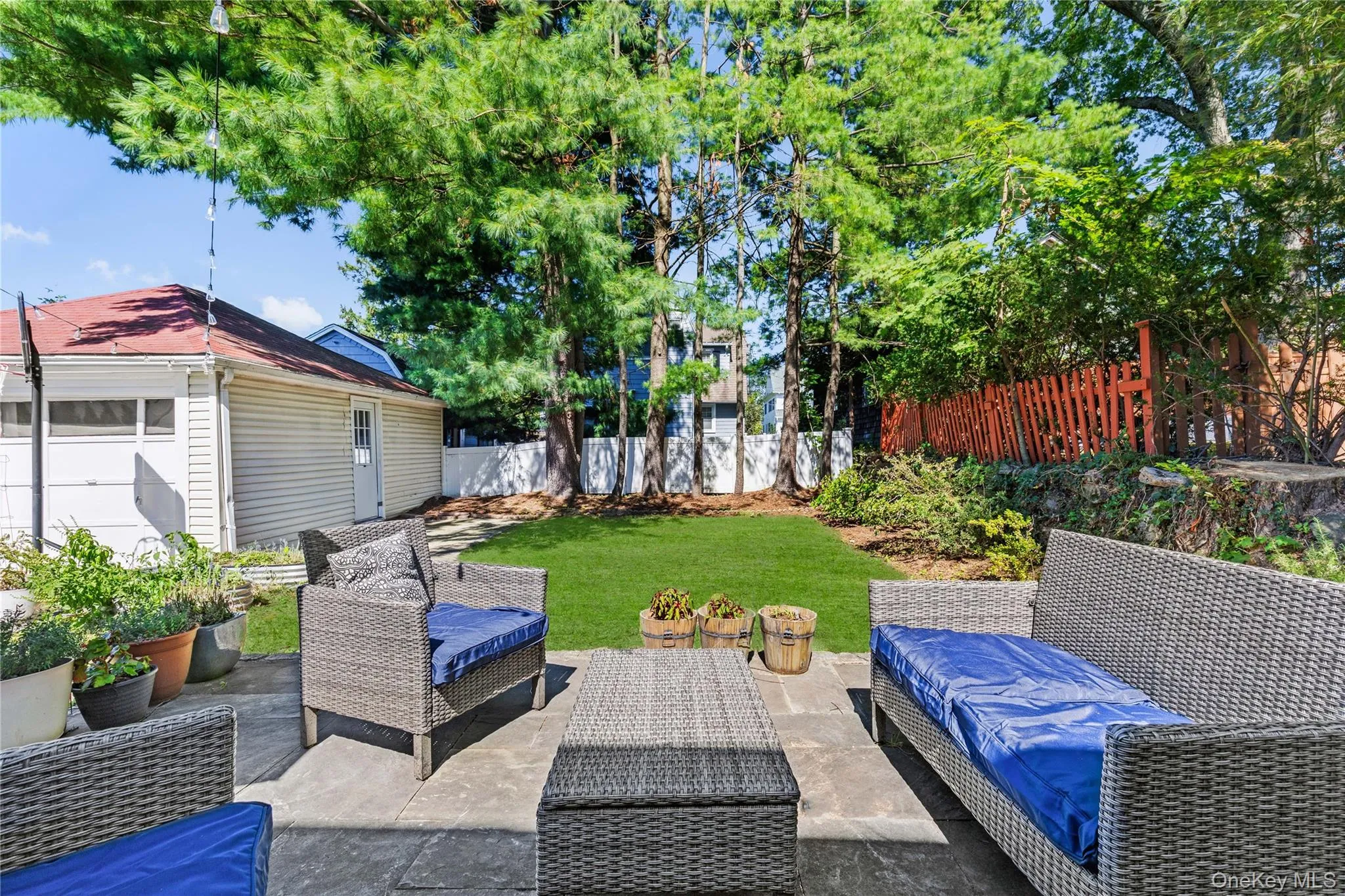 BBQ, relax, and dine al-fresco BBQ, relax, and dine al-fresco