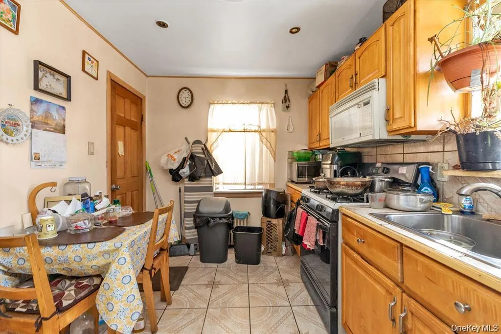 190-26 118th Avenue, New York, NY, 3 Bedrooms Bedrooms, 8 Rooms Rooms,2 BathroomsBathrooms,Residential,For Rent,118th,0,1038624 190-26 118th Avenue, New York, NY, 3 Bedrooms Bedrooms, 8 Rooms Rooms,2 BathroomsBathrooms,Residential,For Rent,118th,0,1038624
