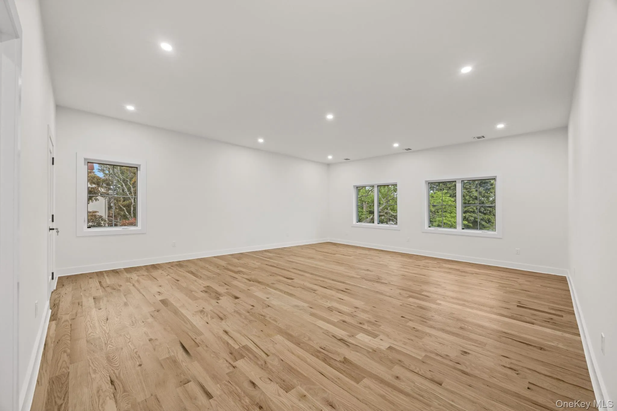 16 Montgomery Avenue, Islip, NY, 5 Bedrooms Bedrooms, 12 Rooms Rooms,5 BathroomsBathrooms,Residential,For Rent,Montgomery,0,1038627 16 Montgomery Avenue, Islip, NY, 5 Bedrooms Bedrooms, 12 Rooms Rooms,5 BathroomsBathrooms,Residential,For Rent,Montgomery,0,1038627
