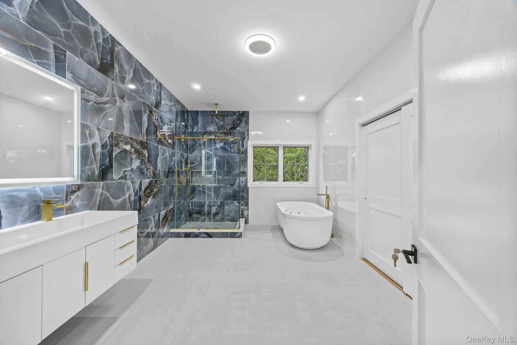 16 Montgomery Avenue, Islip, NY, 5 Bedrooms Bedrooms, 12 Rooms Rooms,5 BathroomsBathrooms,Residential,For Rent,Montgomery,0,1038627 16 Montgomery Avenue, Islip, NY, 5 Bedrooms Bedrooms, 12 Rooms Rooms,5 BathroomsBathrooms,Residential,For Rent,Montgomery,0,1038627