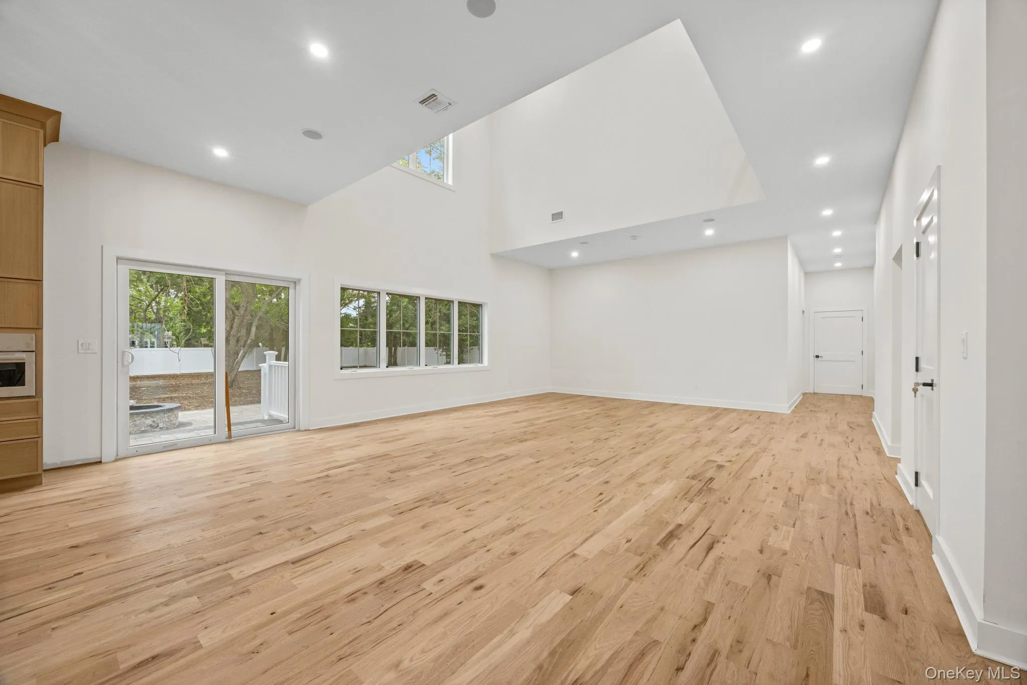 16 Montgomery Avenue, Islip, NY, 5 Bedrooms Bedrooms, 12 Rooms Rooms,5 BathroomsBathrooms,Residential,For Rent,Montgomery,0,1038627 16 Montgomery Avenue, Islip, NY, 5 Bedrooms Bedrooms, 12 Rooms Rooms,5 BathroomsBathrooms,Residential,For Rent,Montgomery,0,1038627