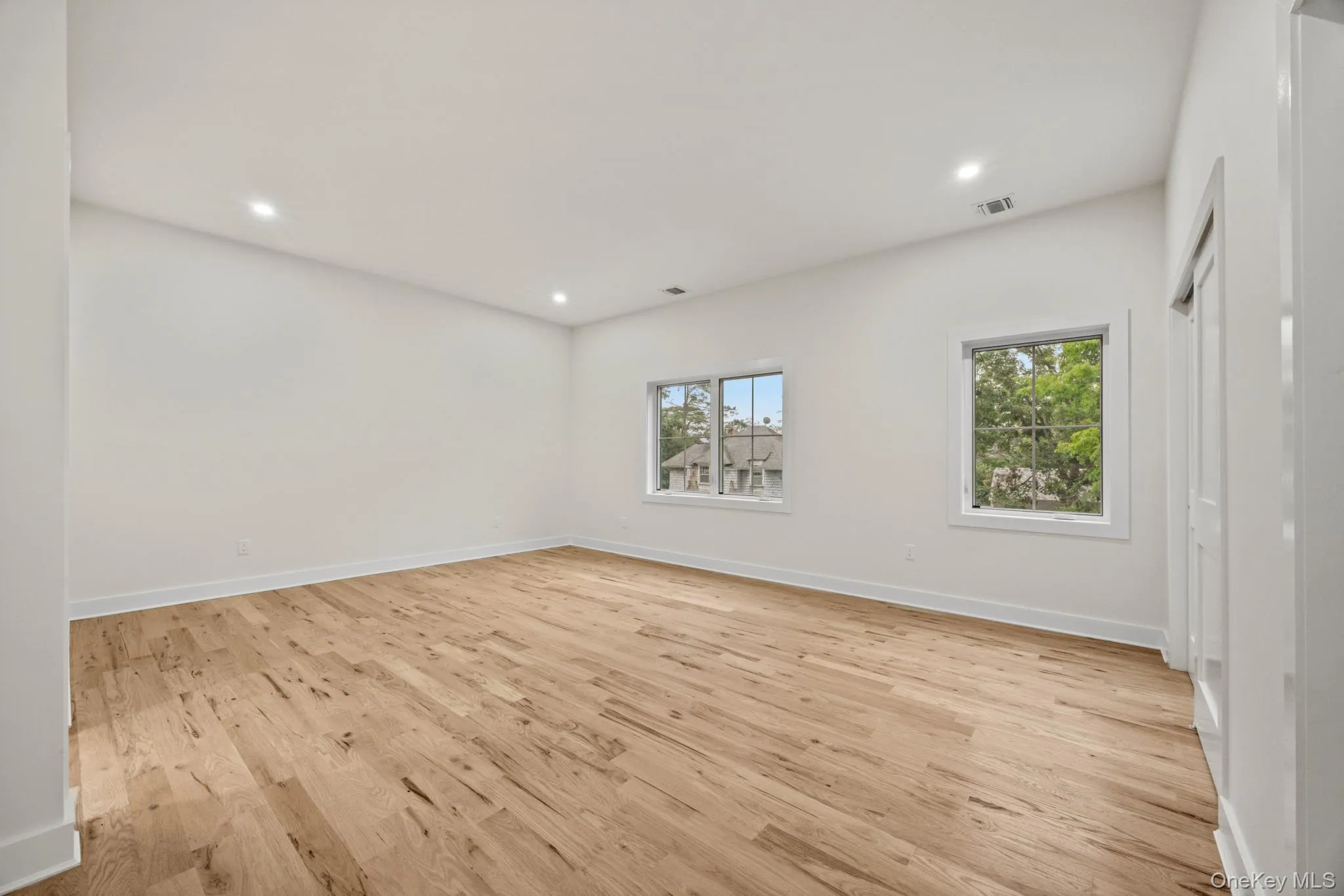 16 Montgomery Avenue, Islip, NY, 5 Bedrooms Bedrooms, 12 Rooms Rooms,5 BathroomsBathrooms,Residential,For Rent,Montgomery,0,1038627 16 Montgomery Avenue, Islip, NY, 5 Bedrooms Bedrooms, 12 Rooms Rooms,5 BathroomsBathrooms,Residential,For Rent,Montgomery,0,1038627