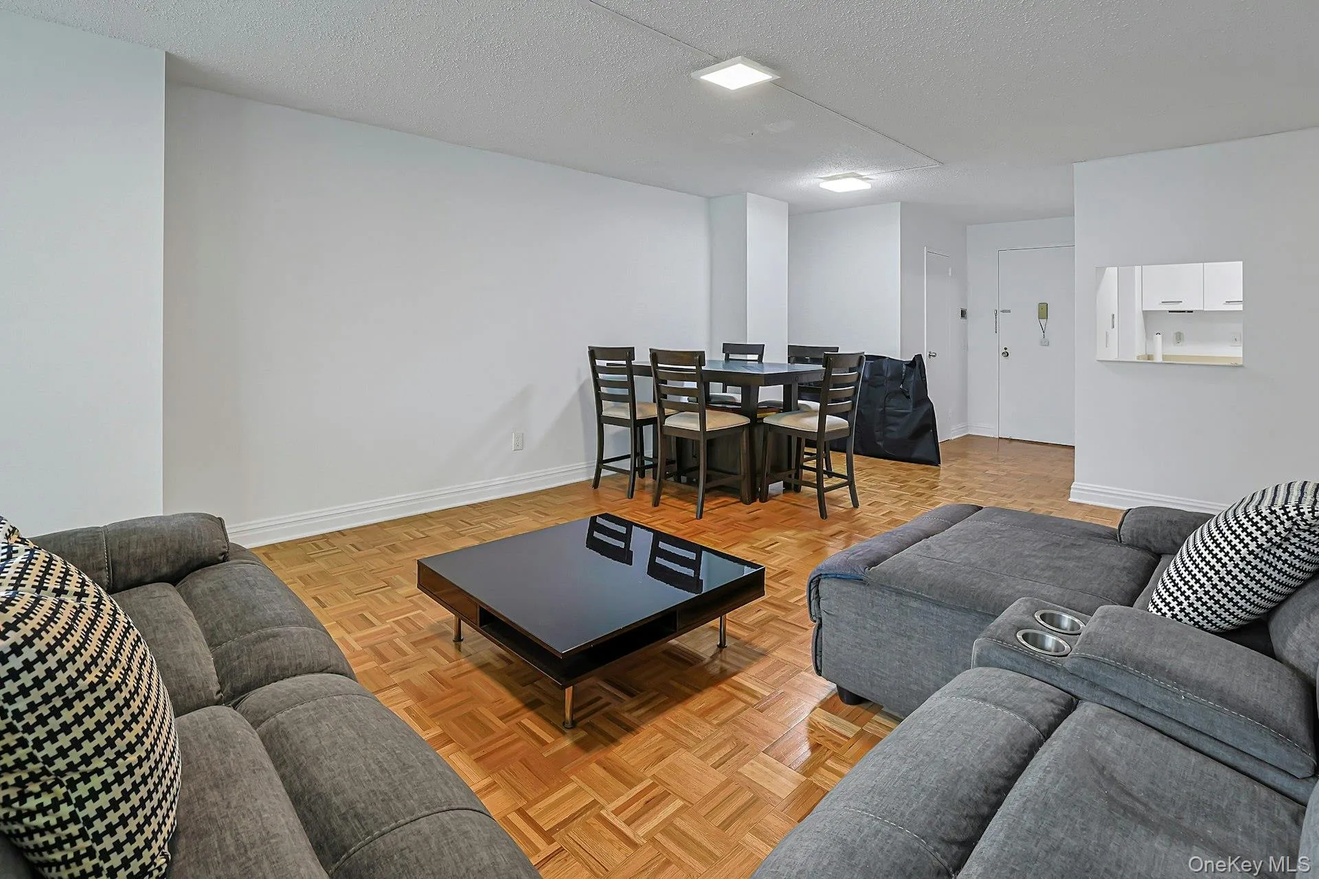Living & dining areas Living & dining areas