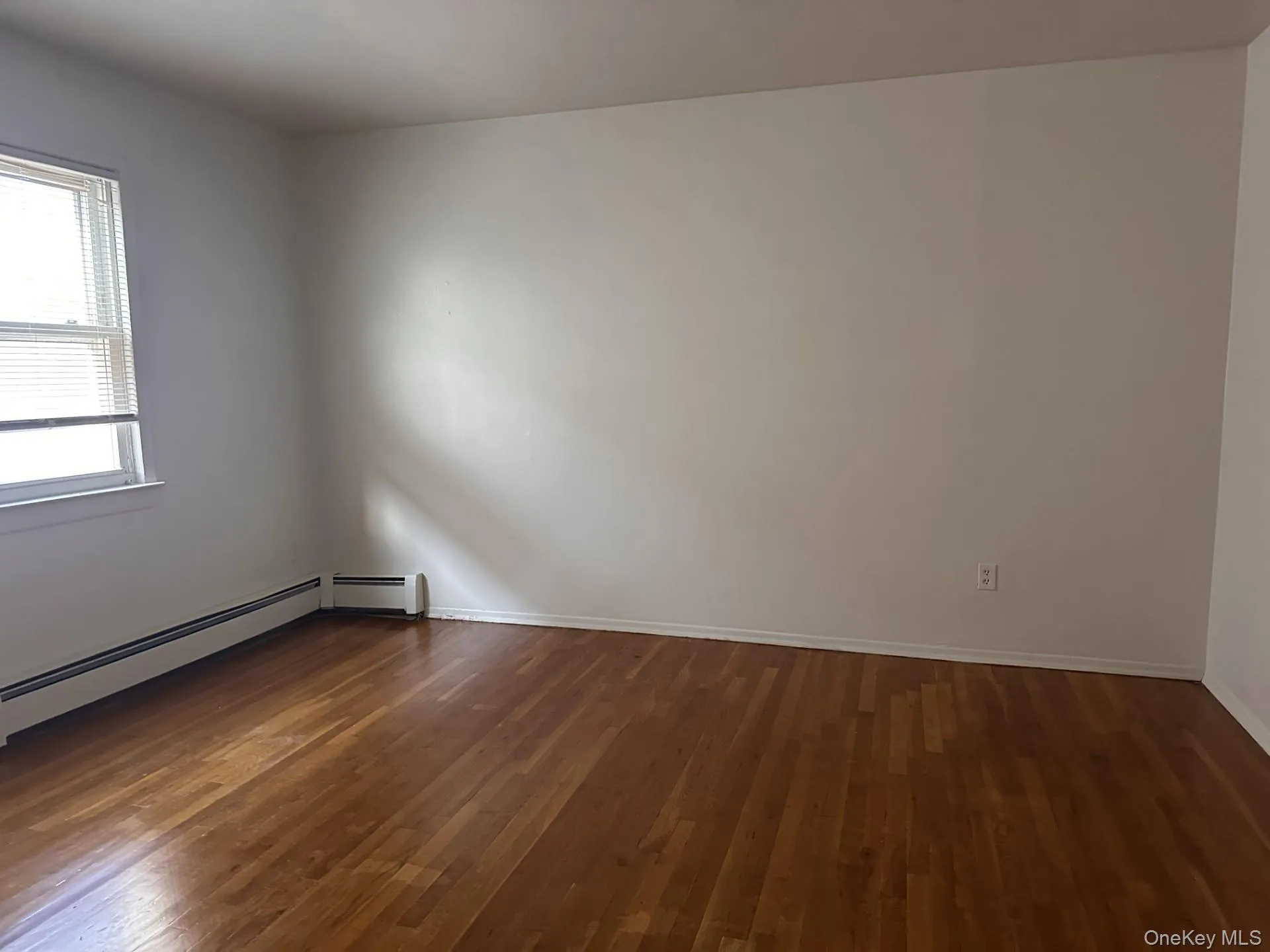 45 Benedict Avenue, Hempstead, NY, 1 Bedroom Bedrooms, 3 Rooms Rooms,1 BathroomBathrooms,Residential Lease,For Rent,Benedict,0,1038629 45 Benedict Avenue, Hempstead, NY, 1 Bedroom Bedrooms, 3 Rooms Rooms,1 BathroomBathrooms,Residential Lease,For Rent,Benedict,0,1038629